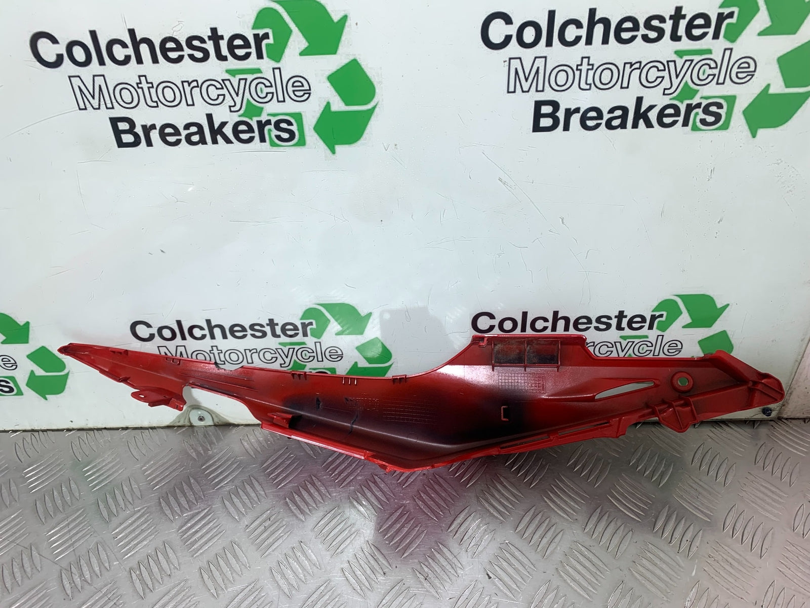 HONDA CBR500R CBR 500 R LEFT SEAT PANEL  YEAR 2012-16 (CMB1151)