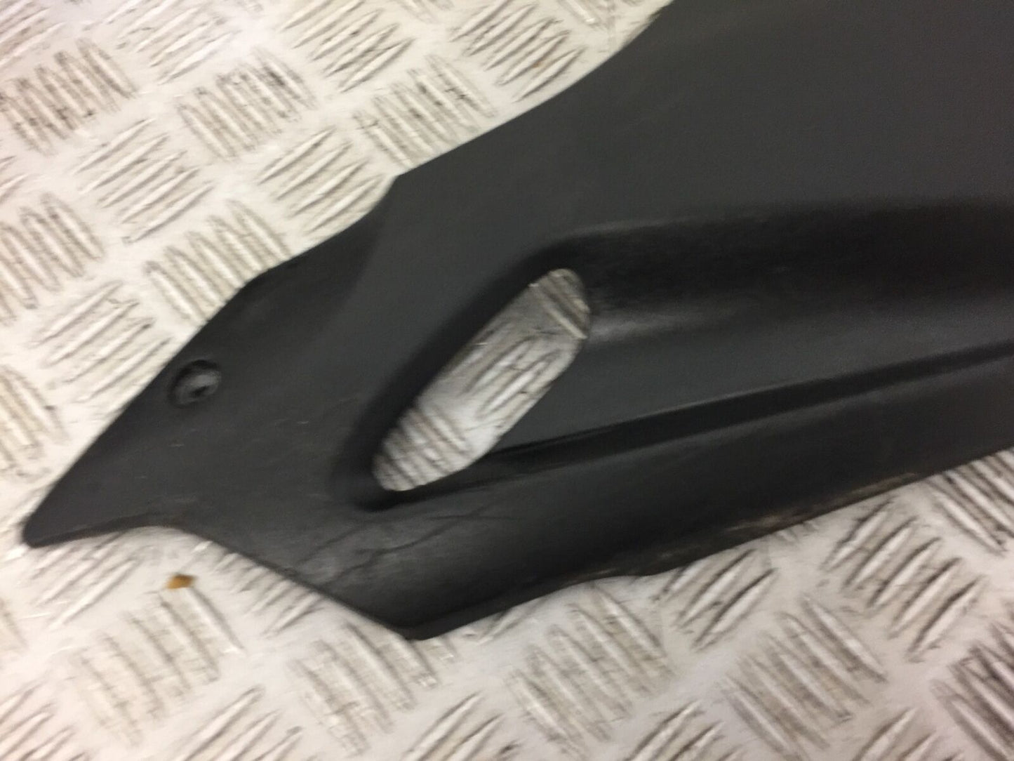 HONDA CBR125 CBR 125 RIGHT BELLY PAN  YEAR 2011-2017 (STOCK 501)