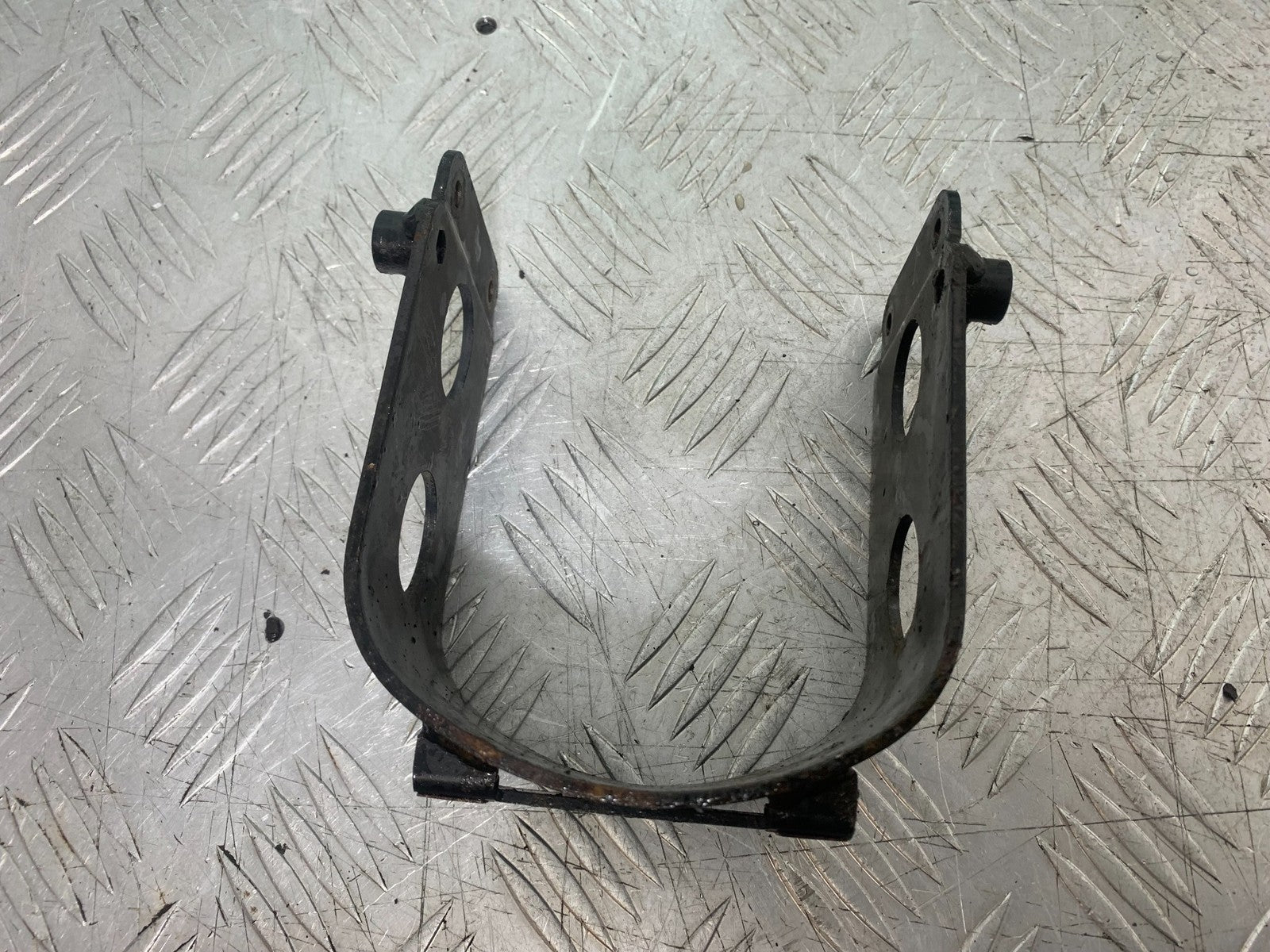 APRILIA 650 PAGASO STRADA FRONT MUDGUARD BRACE  YEAR 2005-2010 (CMB1260)