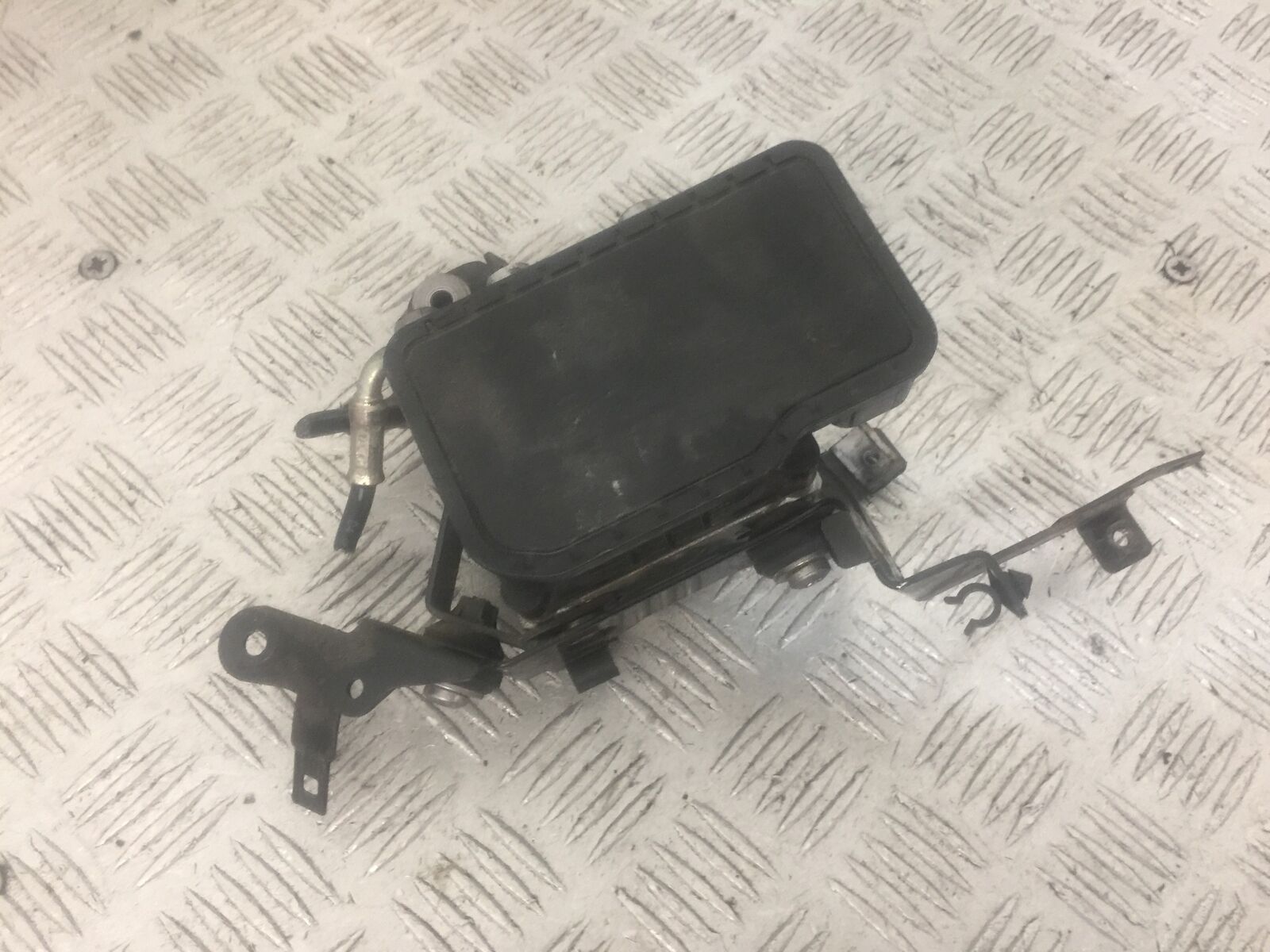 TRIUMPH TROPHY 1215 SE ABS PUMP   2012-2017 (STOCK 870)