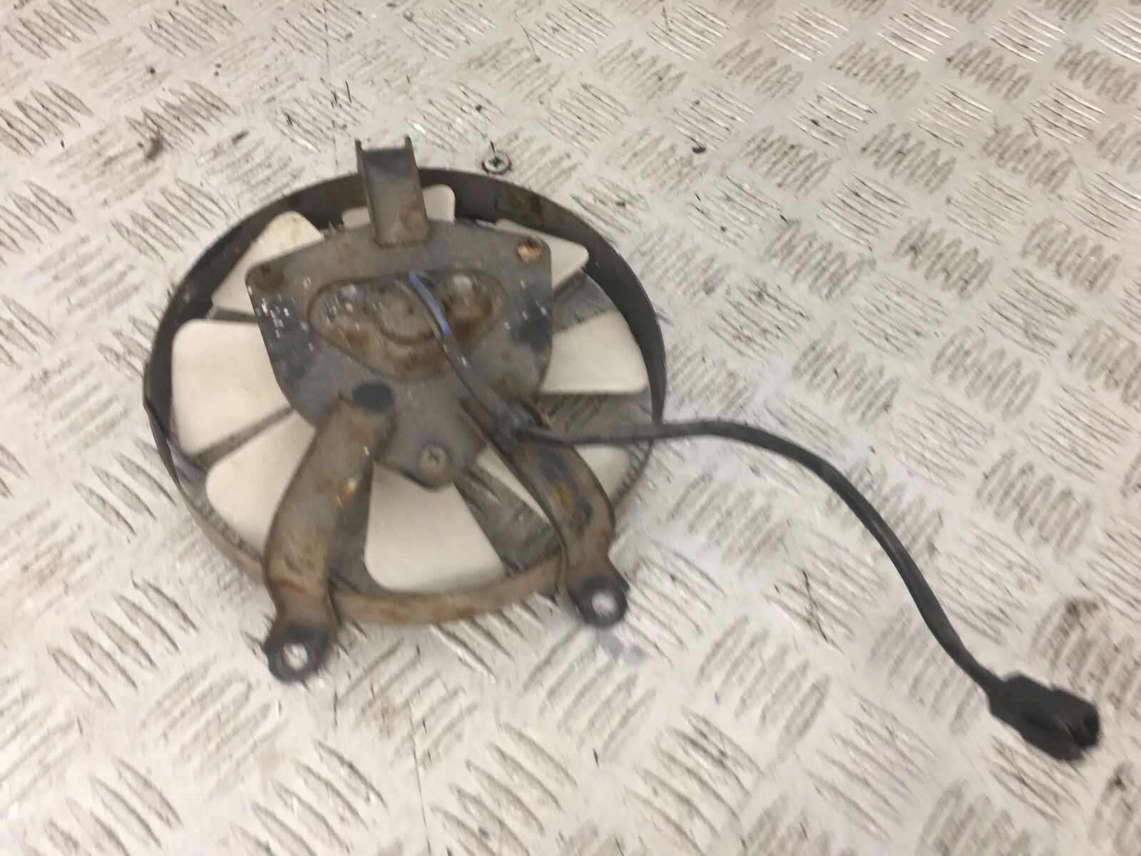 KAWASAKI ZZR600 ZZR 600 E RADIATOR FAN  YEAR 1994-05 (STOCK 876)