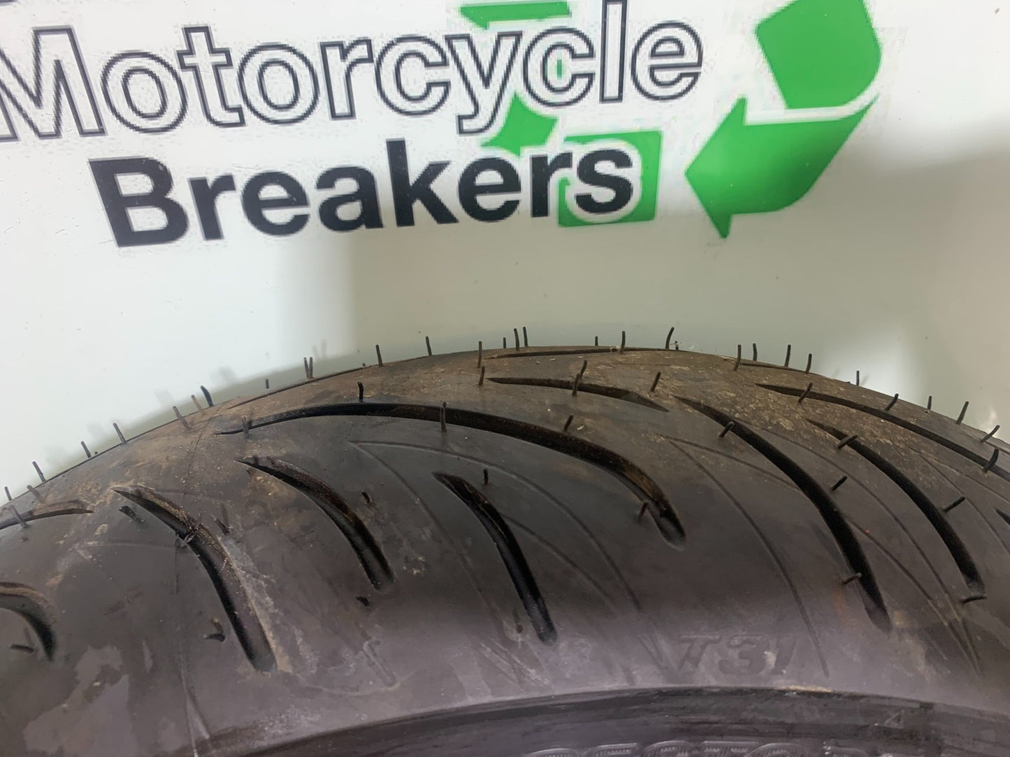 BMW R850 R R850R REAR WHEEL  (NEW TYRE) YEAR 1994-2002 (CMB1170)