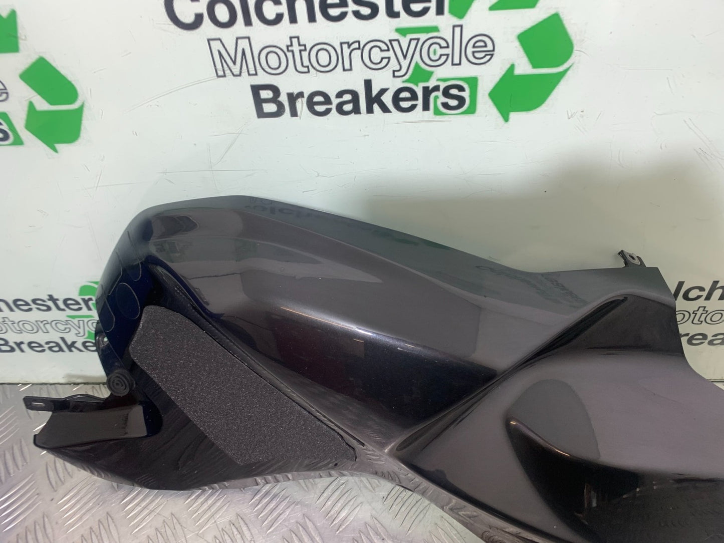 BMW K1300 S K 1300 S RIGHT TANK PANEL  YEAR 2009-16 (CMB1216)