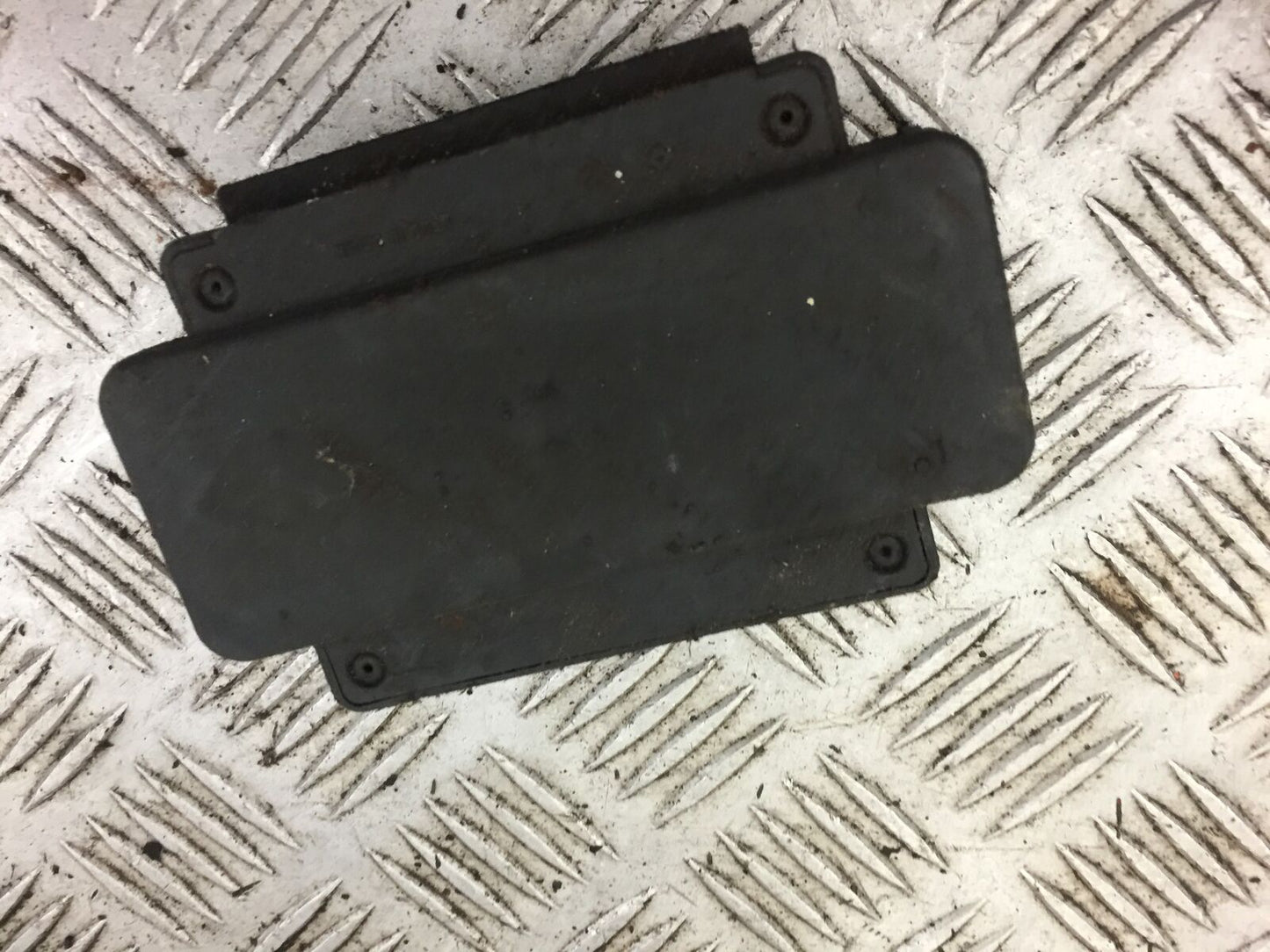 KAWASAKI GPZ600 R GPZ 600 FUSE BOX YEAR 1987 (STOCK 519)