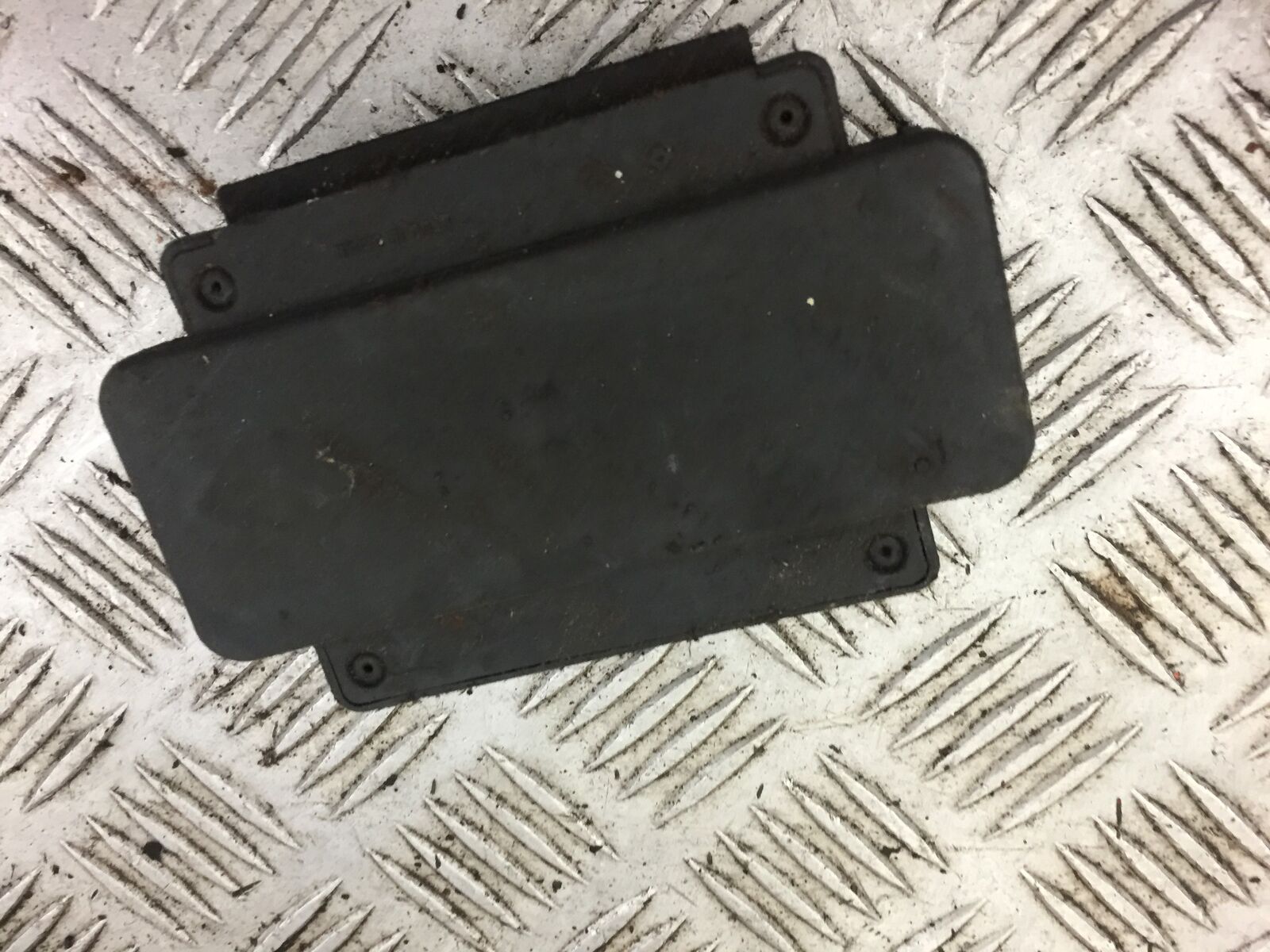 KAWASAKI GPZ600 R GPZ 600 FUSE BOX YEAR 1987 (STOCK 519)