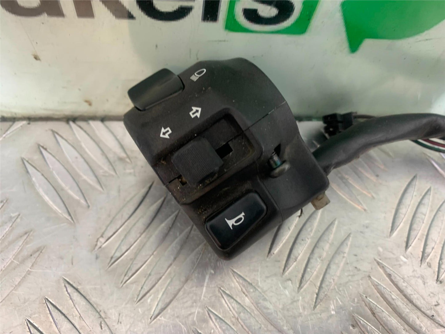 SUZUKI AN 200 UH 200 LEFT SWITCH GEAR  YEAR 2007-2009 (CMB1256)