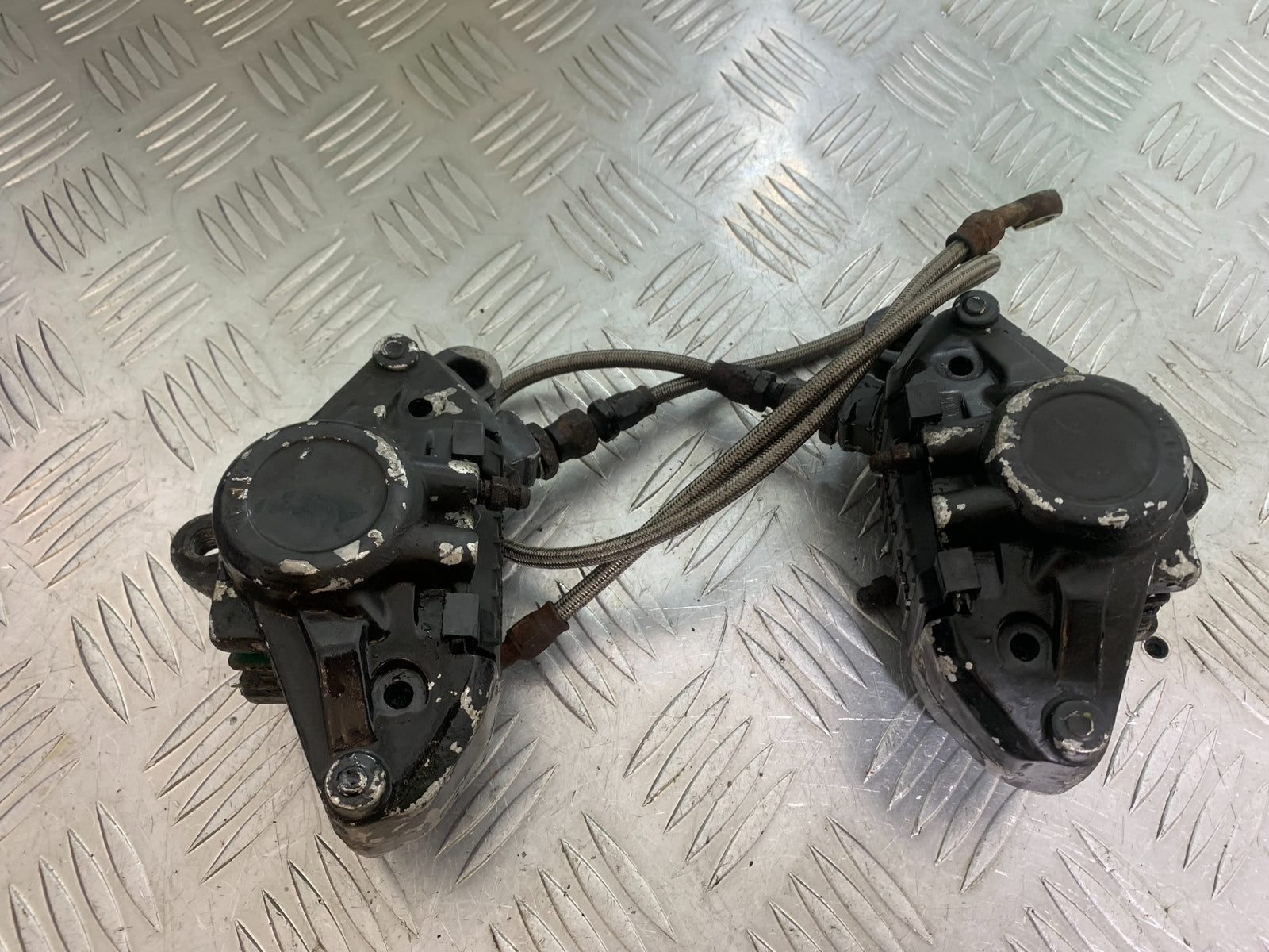 SUZUKI GSX1100 GSX 1100 EFE FRONT CALIPERS   YEAR 1985-1986 (CMB1110)