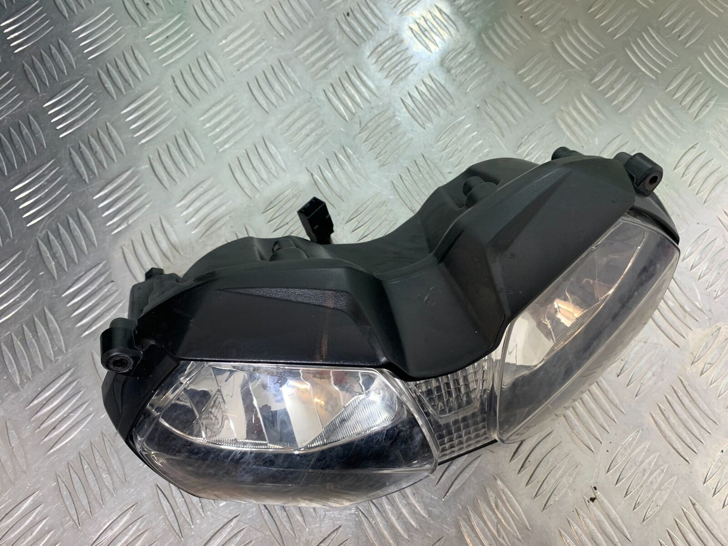 TRIUMPH TIGER 800 XC HEADLIGHT YEAR 2011-2014 (CMB1022)