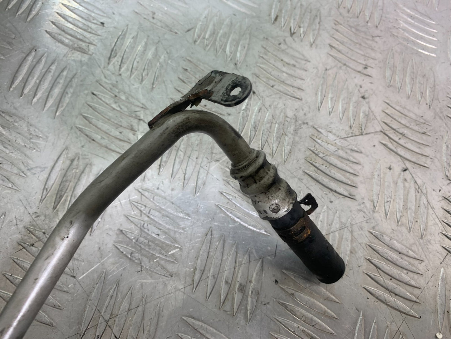 BMW R850 R R850R OIL COOLER PIPE  YEAR 1994-2002 (CMB1170)