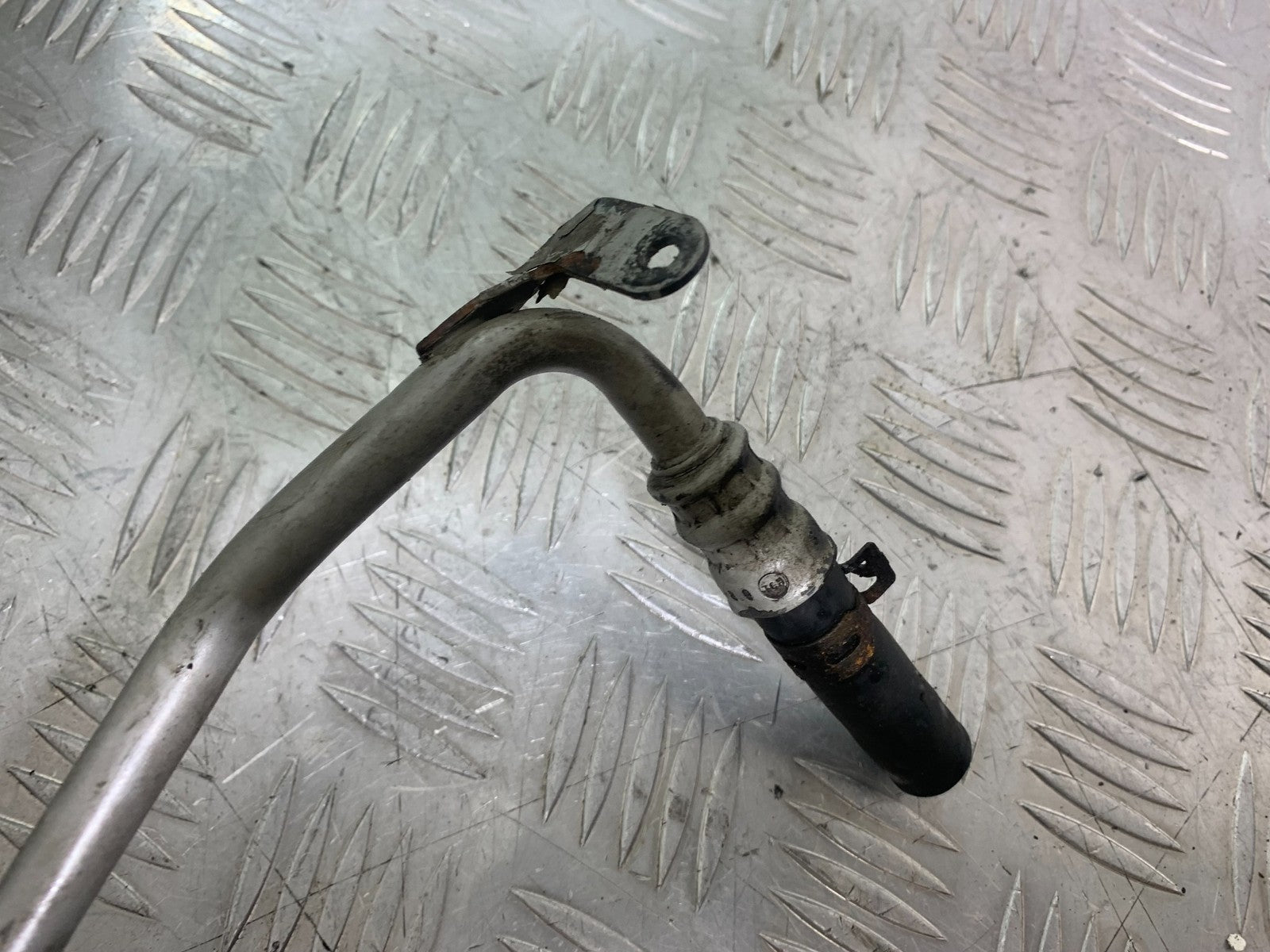 BMW R850 R R850R OIL COOLER PIPE  YEAR 1994-2002 (CMB1170)