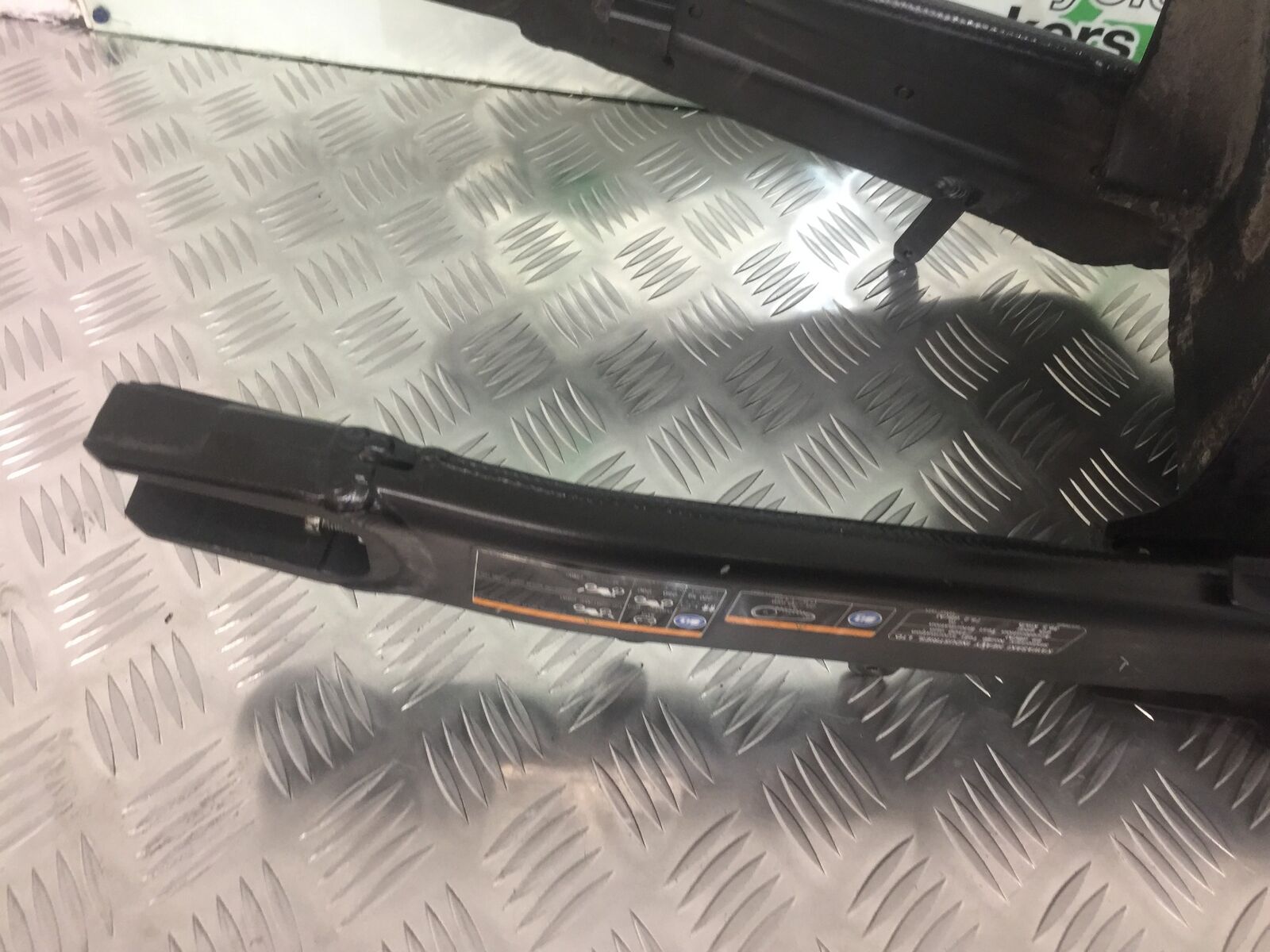 KAWASAKI VERSYS 1000 KLZ 1000 SWINGARM  YEAR 2015-2018 (STOCK 912)