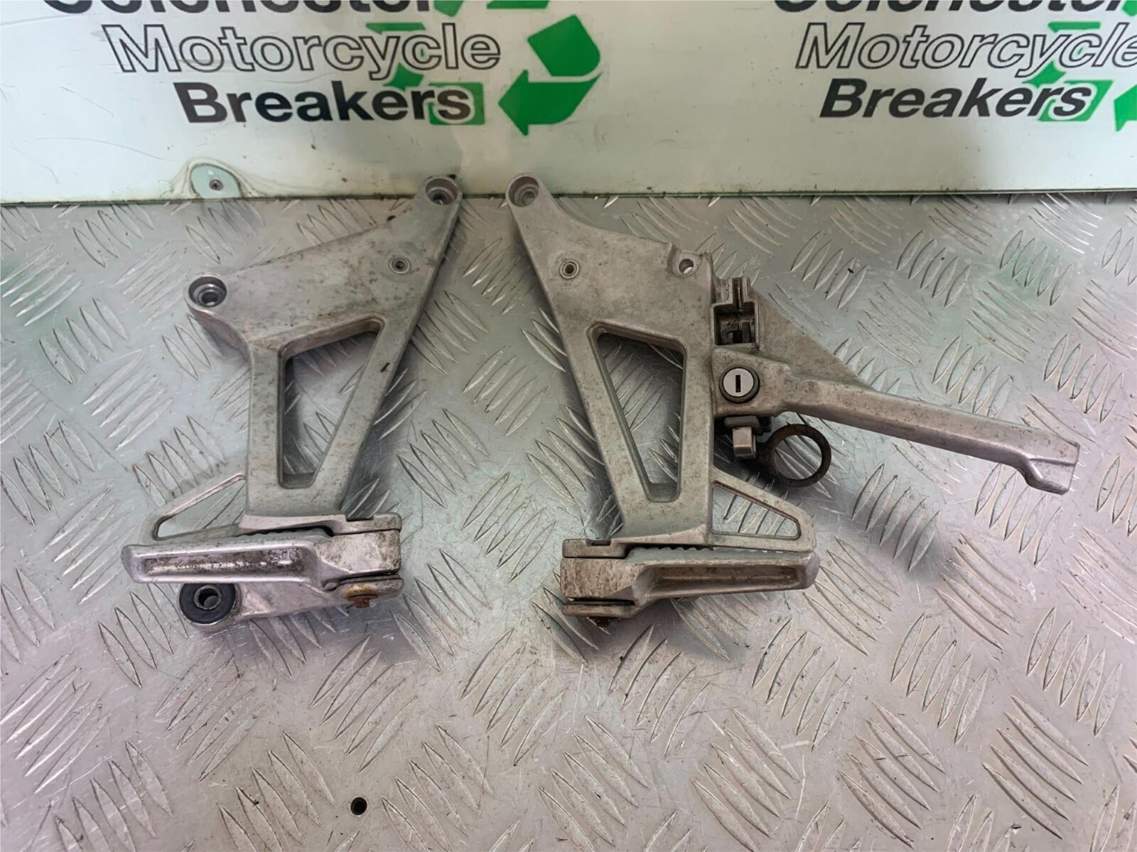 HONDA VFR750 VFR 750 FL-M-N-P REAR HANGERS   YEAR 1990-93 (CMB1093)