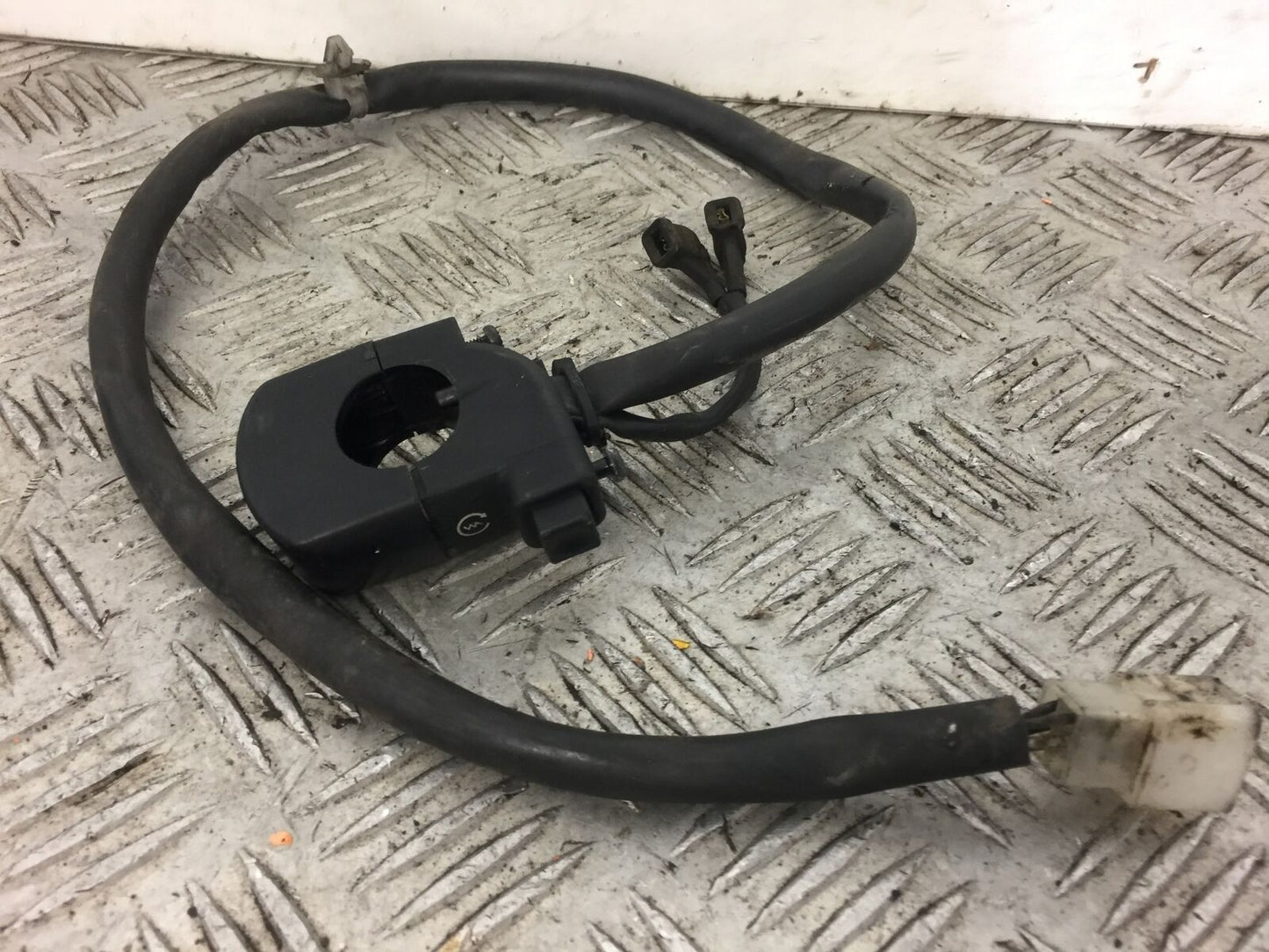 HONDA CBR125 CBR 125 RIGHT SWITCH GEAR YEAR 2011-2017 (STOCK 334)