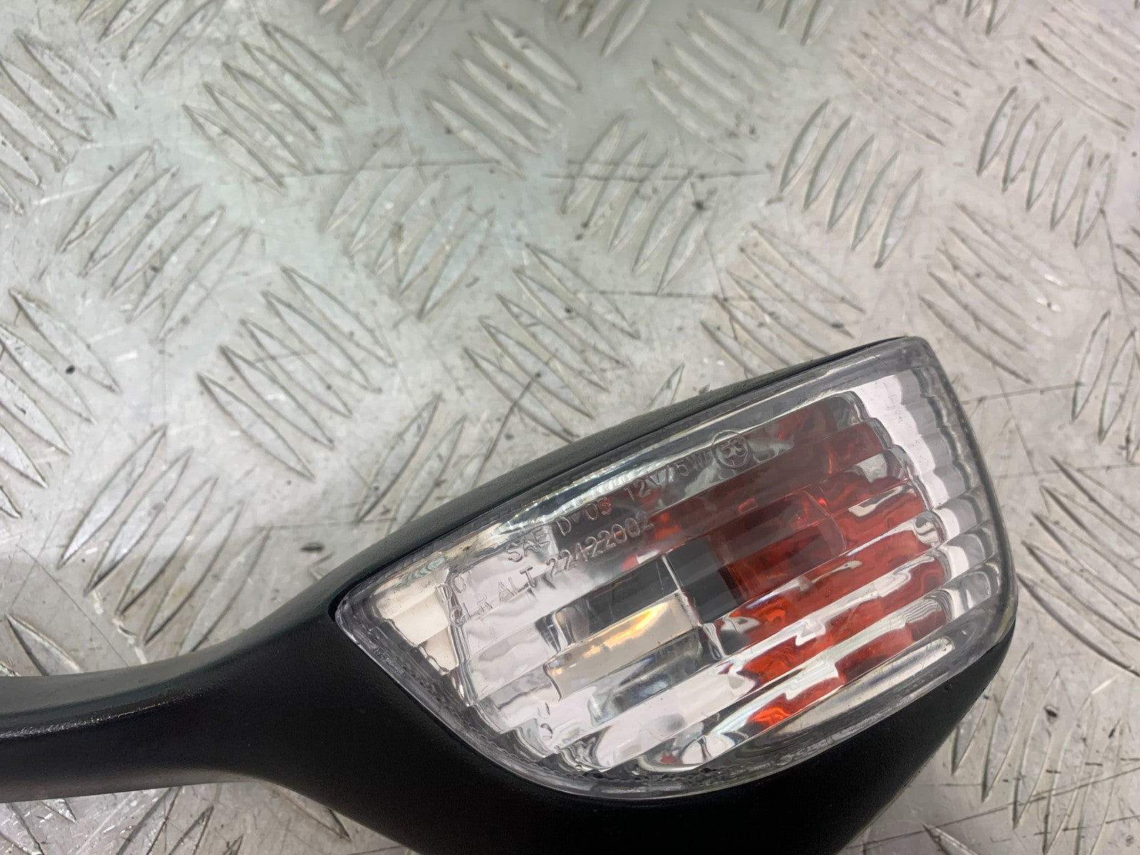 TRIUMPH 1050 SPRINT ST RIGHT MIRROR   YEAR 2004-2007 (CMB1197)