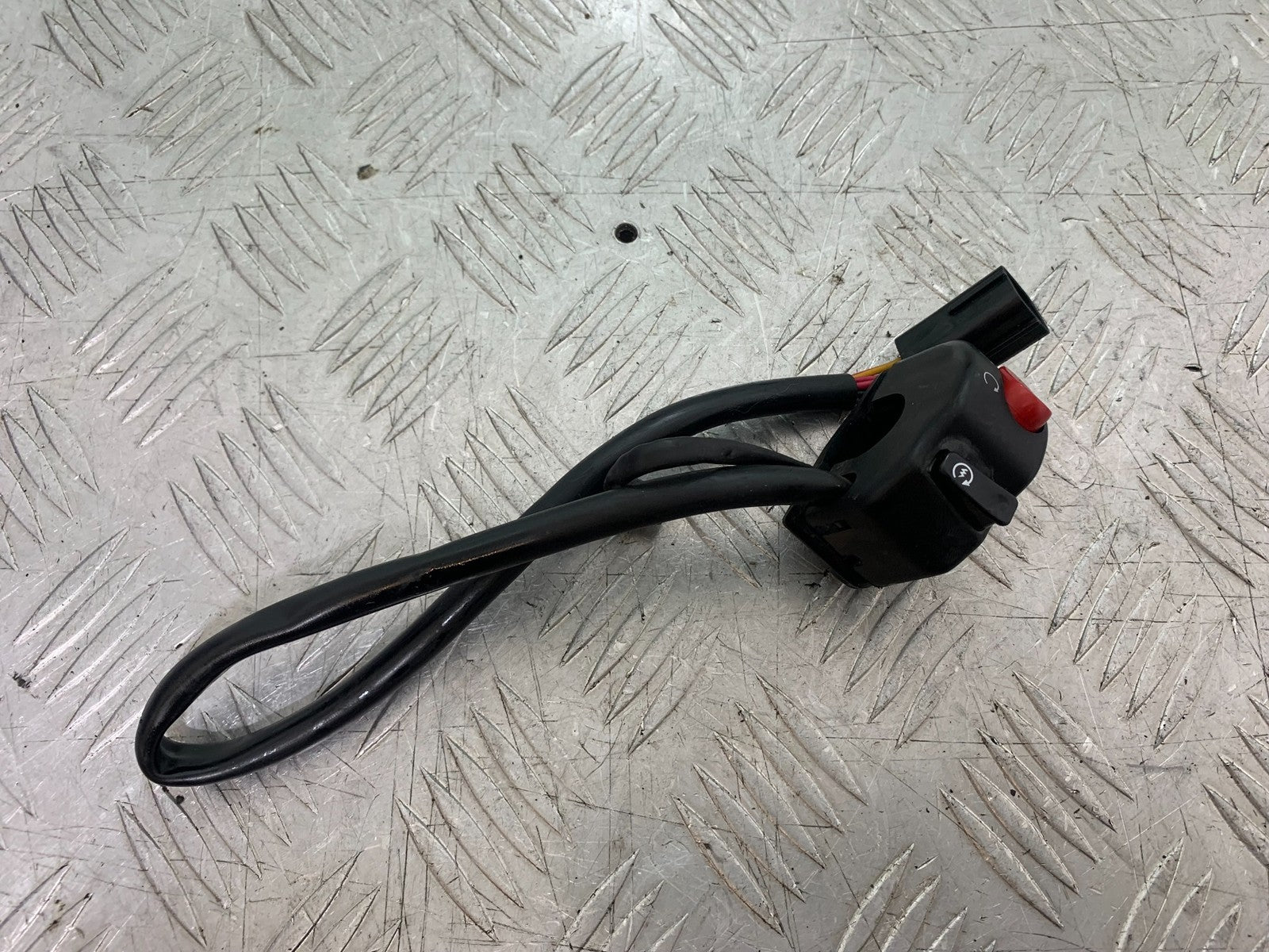 TRIUMPH 1050 SPRINT GT RIGHT SWITCH GEAR  YEAR 2010-2016 (CMB1250)