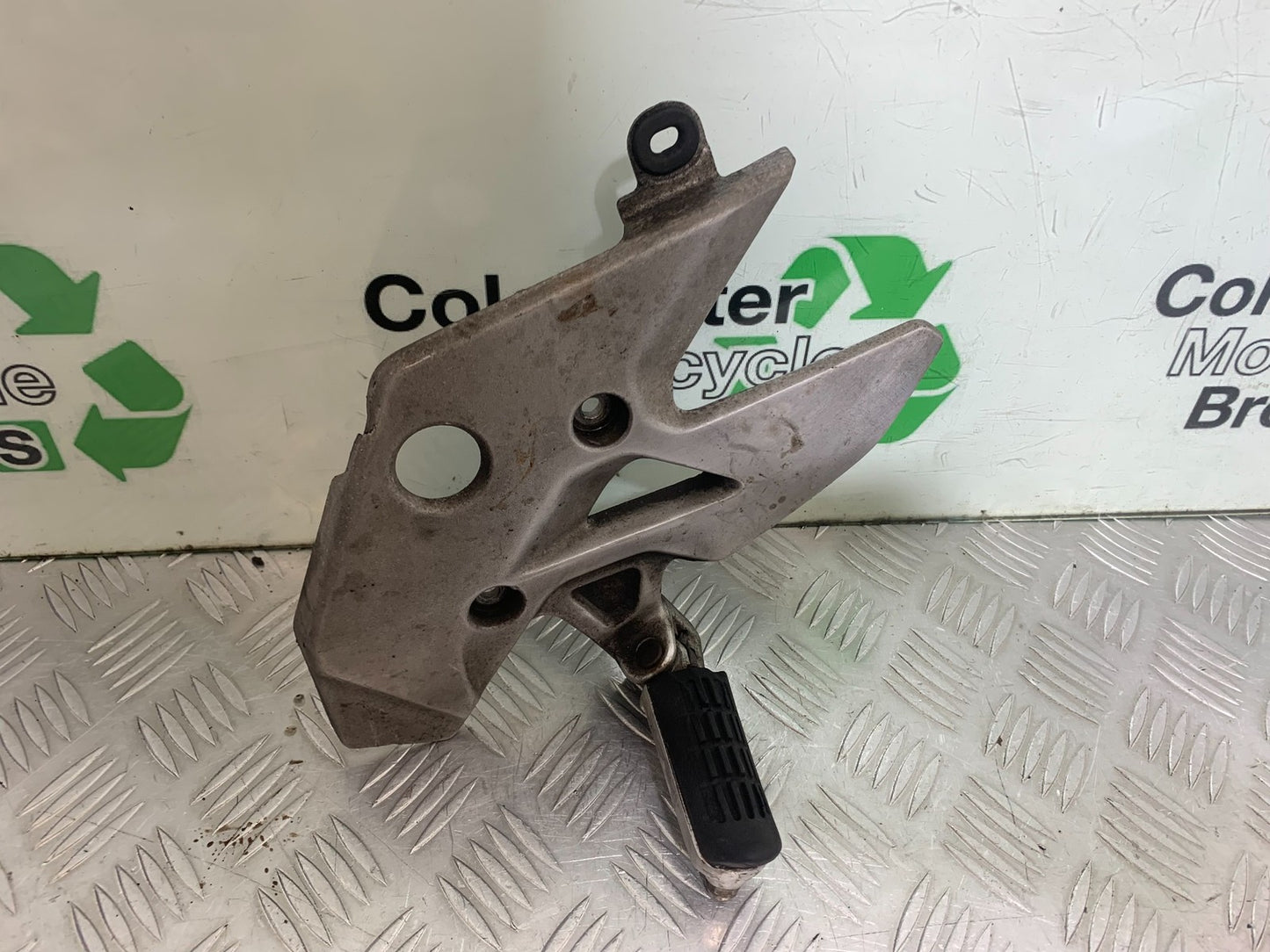 HONDA CB500 F CB500F FRONT LEFT HANGER  YEAR 2013-2015  (CMB1235)