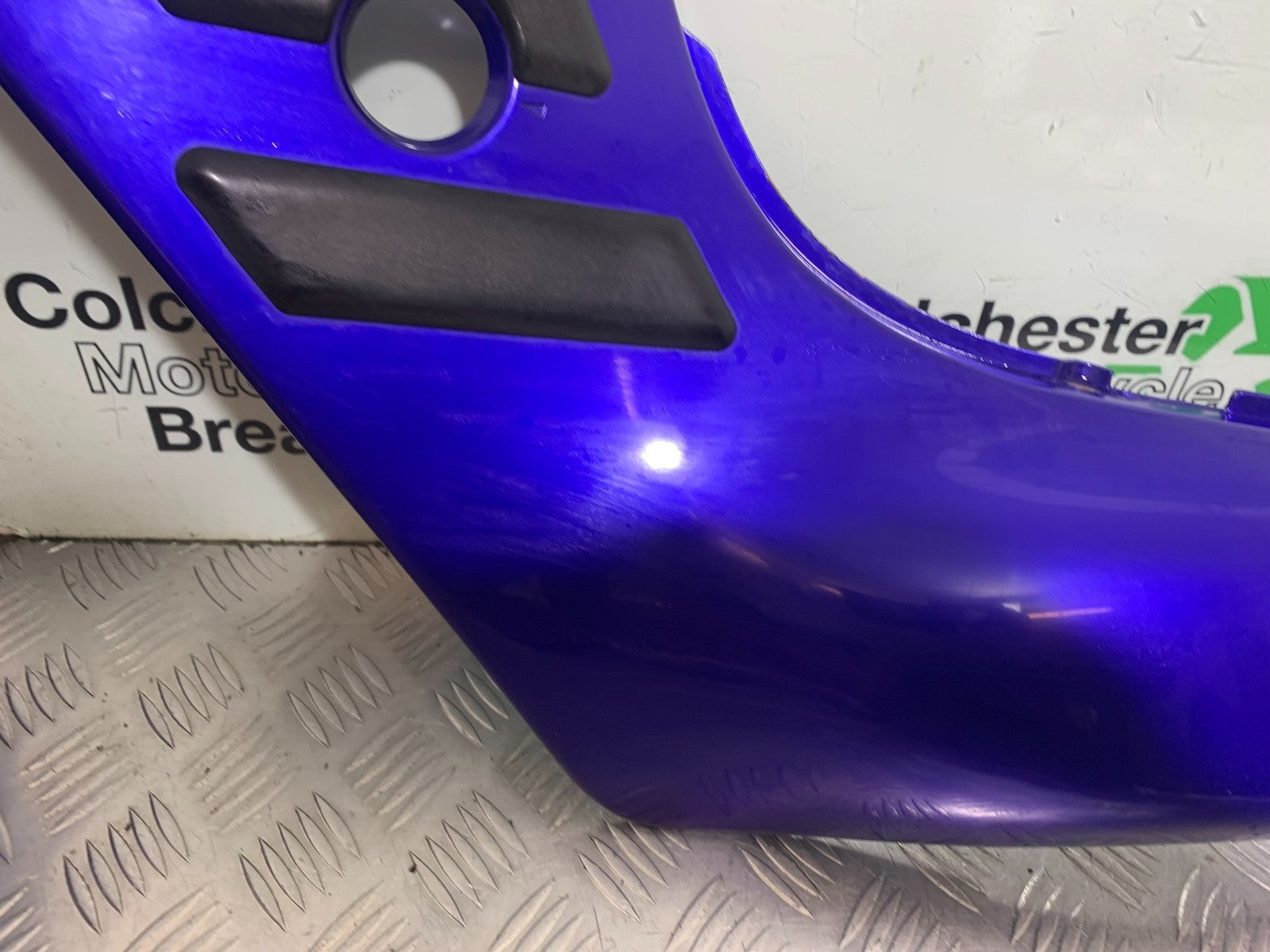 TRIUMPH TROPHY 900 LEFT SEAT PANEL   YEAR 1991-95 (CMB1251)