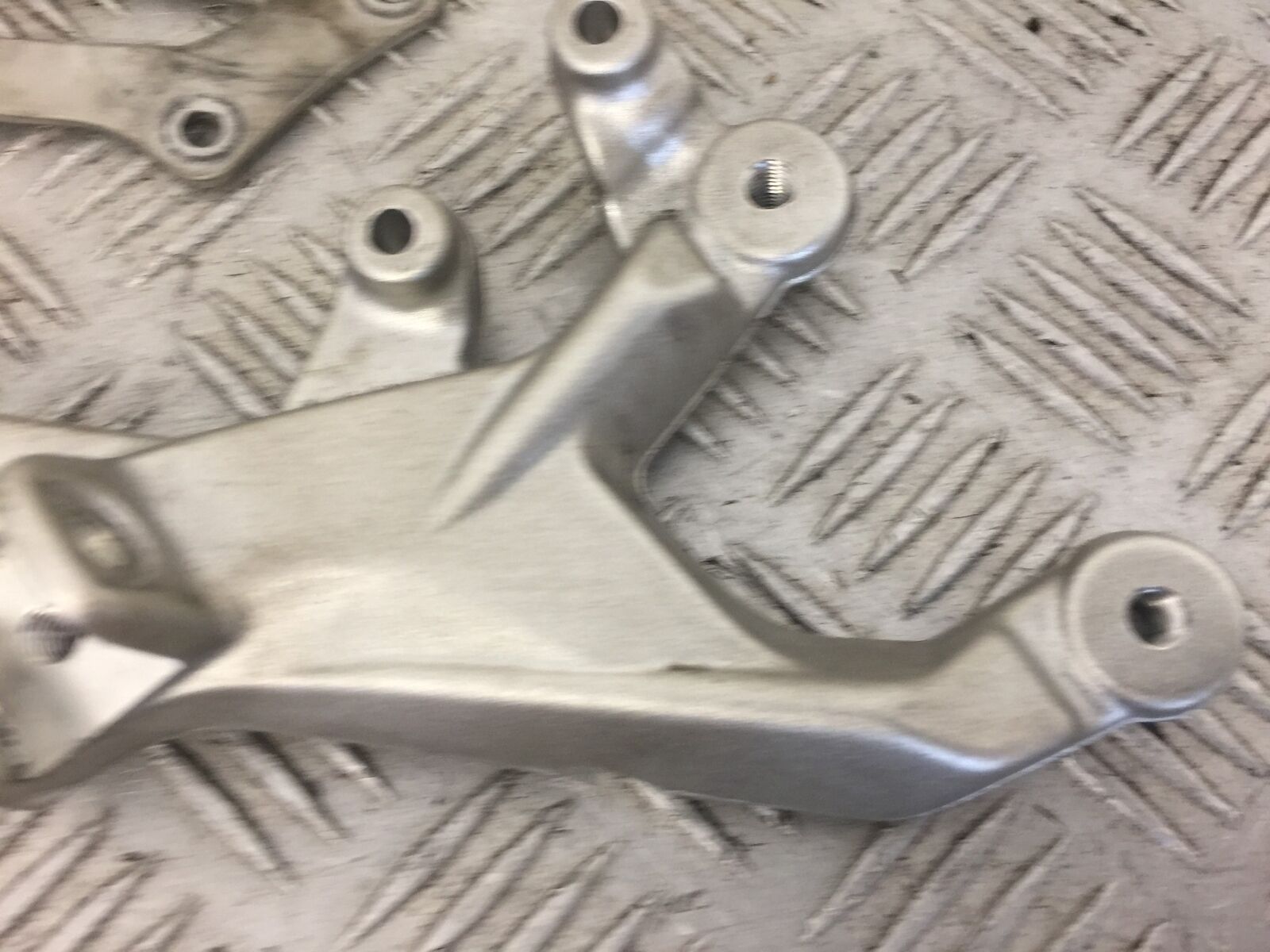 BMW S1000 RR FRONT RIGHT HANGER  YEAR 2015 STOCK (476)