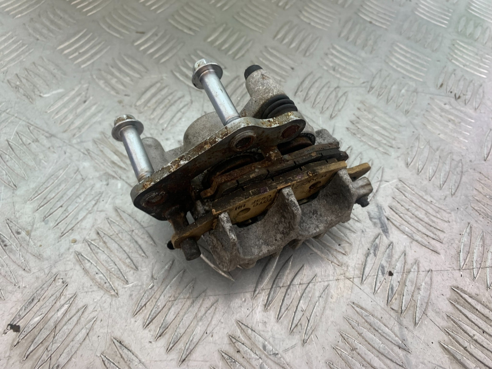 KAWASAKI VN1500 CLASSIC FRONT BRAKE CALIPER   YEAR 1999 -2006 (CMB1166)