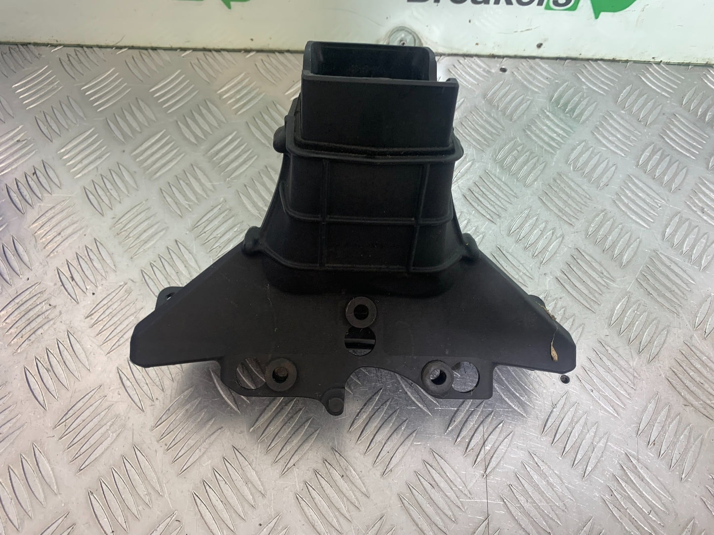 KAWASAKI ZX6R FAIRING BRACKET  YEAR 2009-2012 (CMB1136)