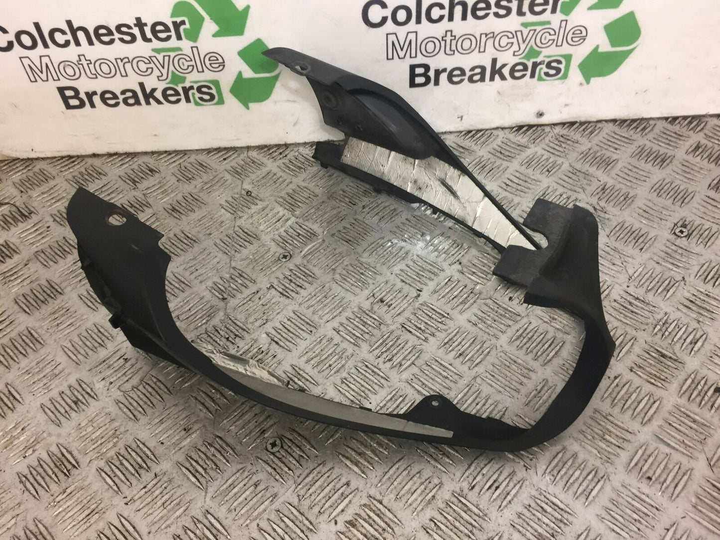 YAMAHA FZ6 S2 SILENCER INFILL COVER  YEAR 2008 (STOCK 378)