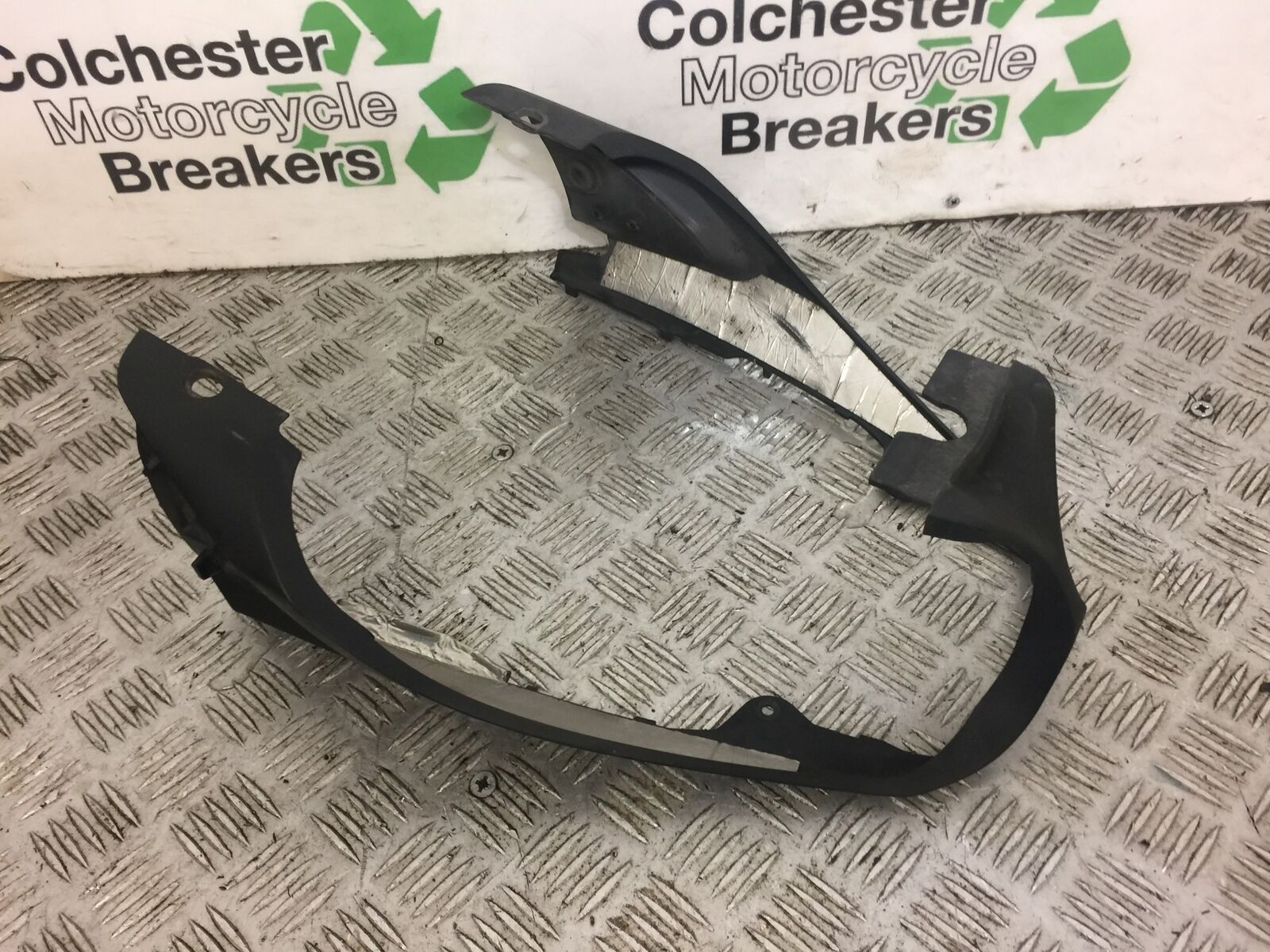 YAMAHA FZ6 S2 SILENCER INFILL COVER  YEAR 2008 (STOCK 378)