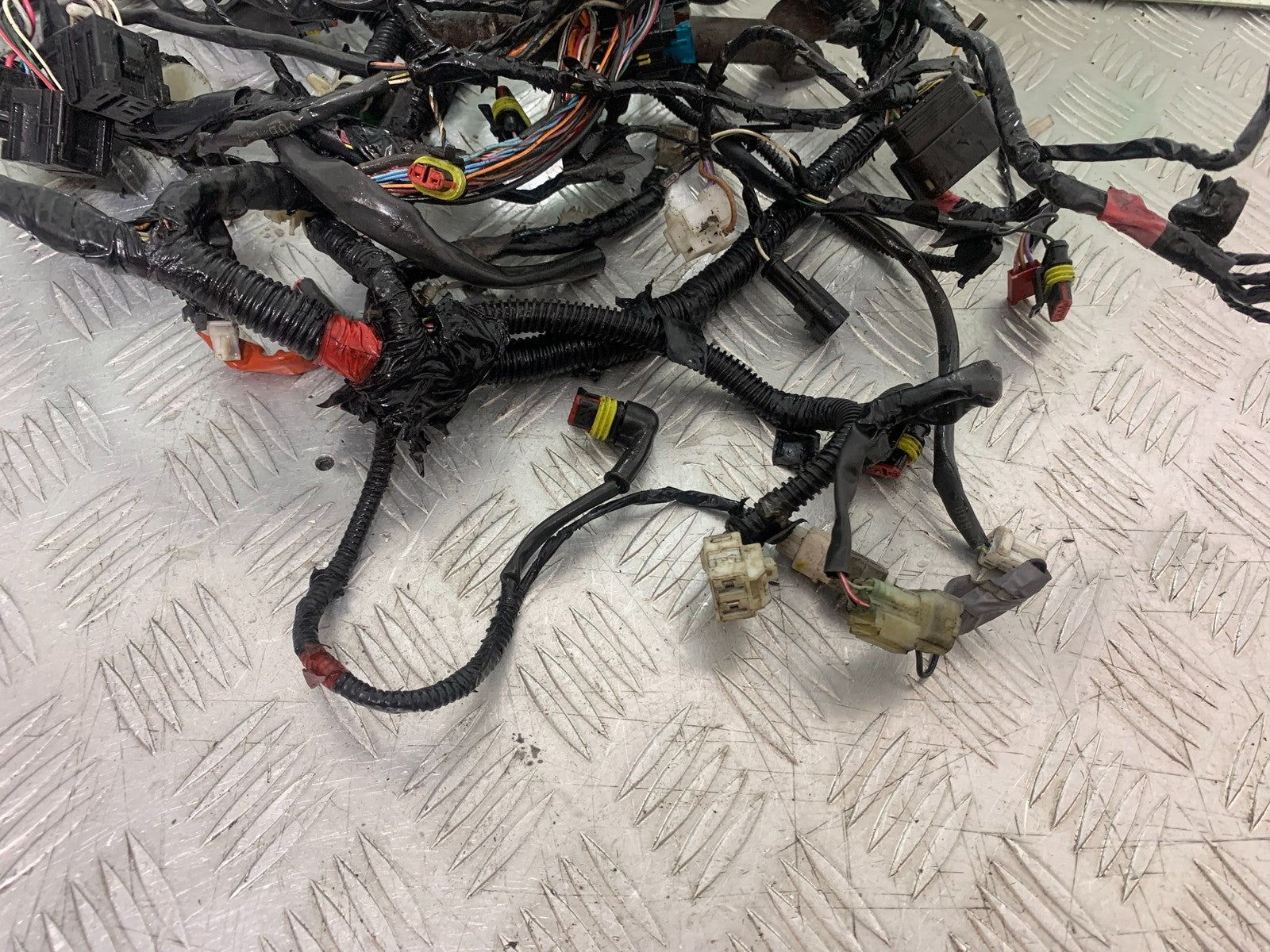PIAGGIO VESPA GTS 125 WIRING LOOM  YEAR 2009-2014  (CMB1261)