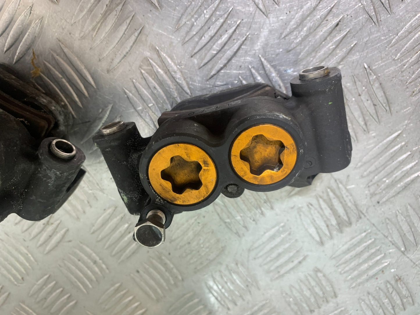 YAMAHA YZF R1 FRONT BRAKE CALIPERS   YEAR 2004-2006 (CMB1155)