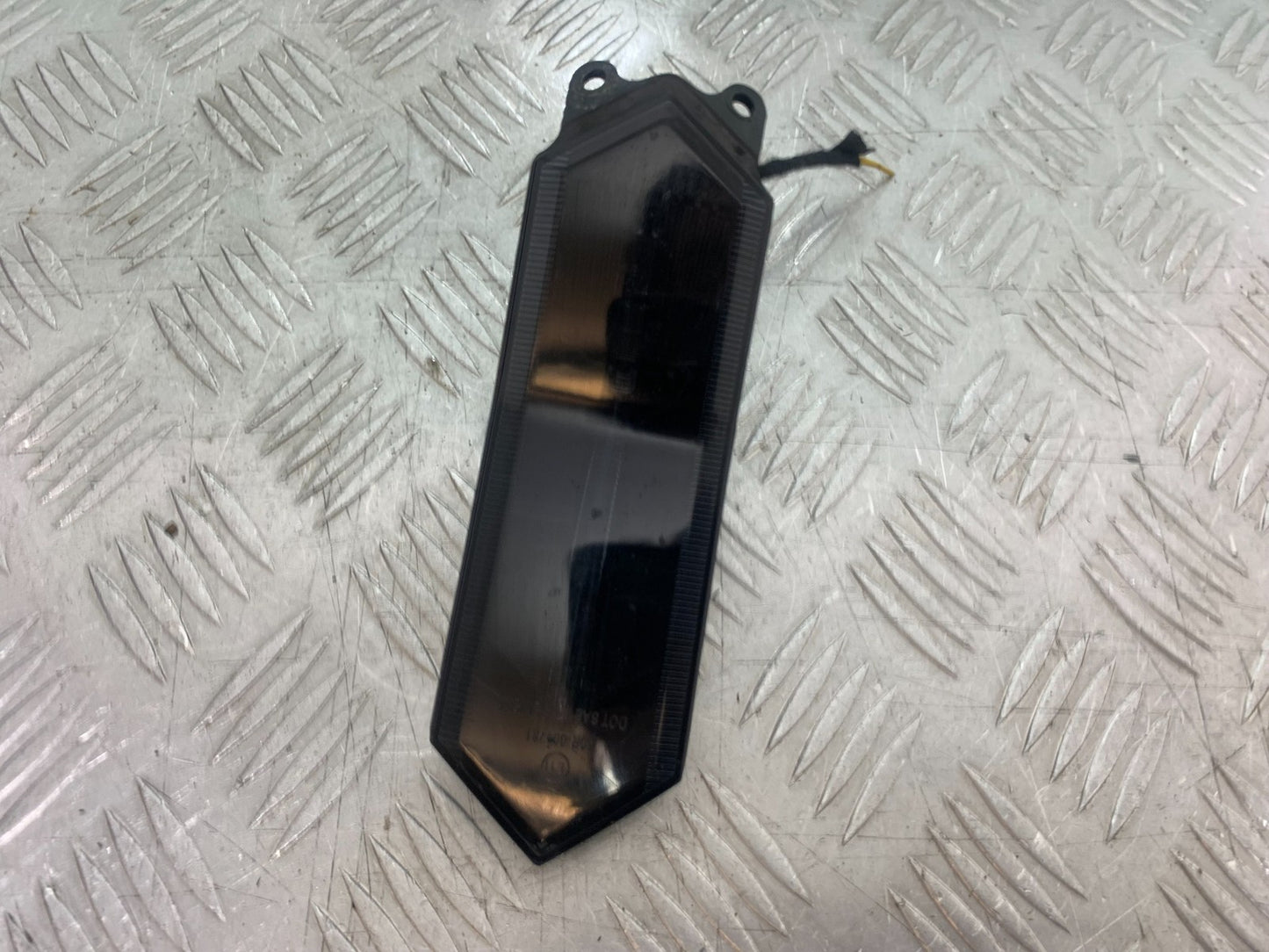 YAMAHA YZF R7 REAR LIGHT  YEAR 2022-2025 (CMB1255)