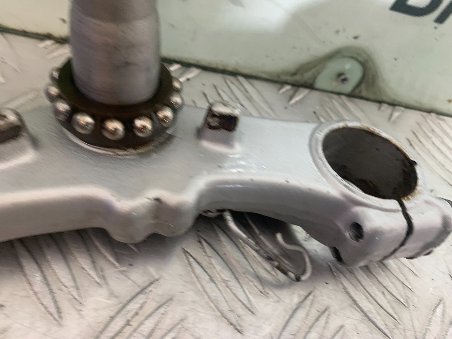 SUZUKI GSX750 INAZUMA BOTTOM YOKE   YEAR 1998-2003 (CMB1308)
