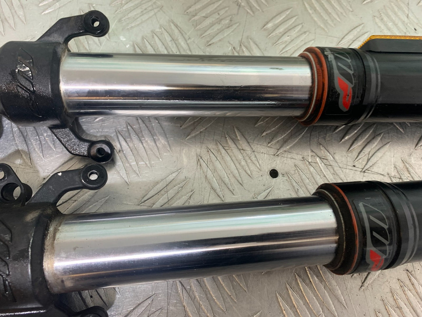 KTM DUKE 125 FORKS YEAR 2017-2022 (CMB1222)