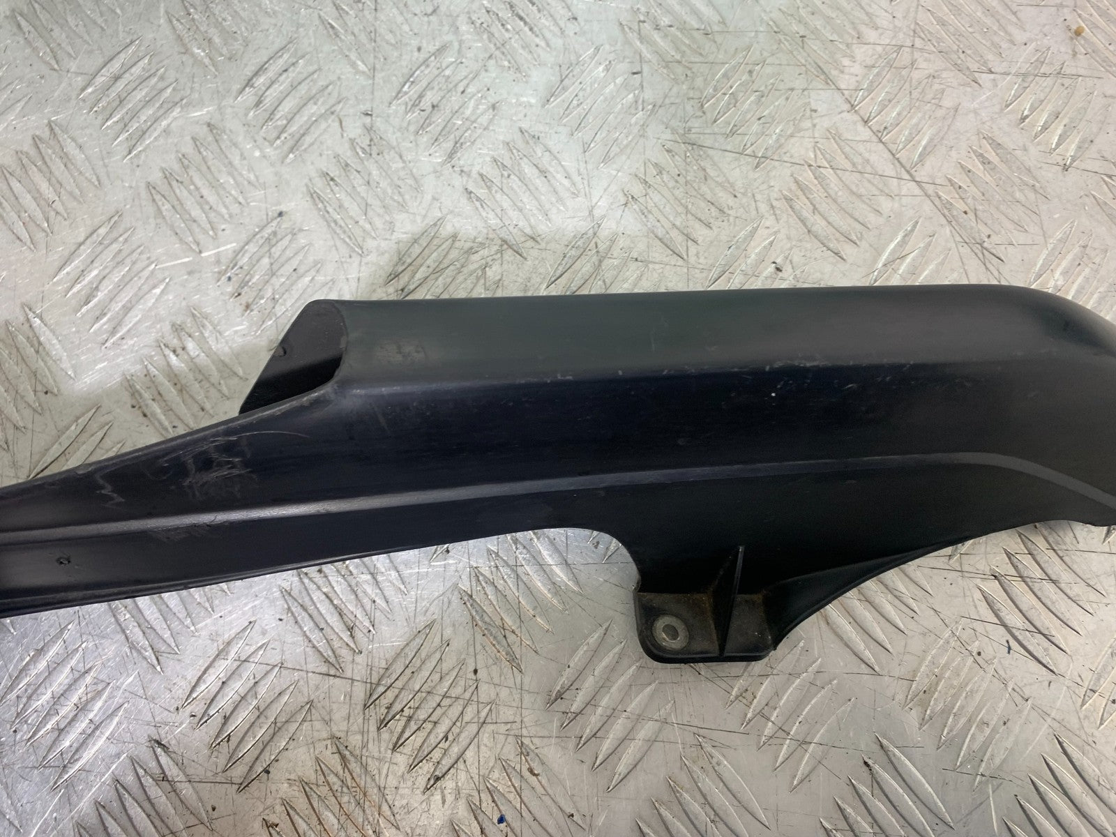 KAWASAKI ZZR1100 D CHAIN GUARD  YEAR 1993-2001 (CMB1289)