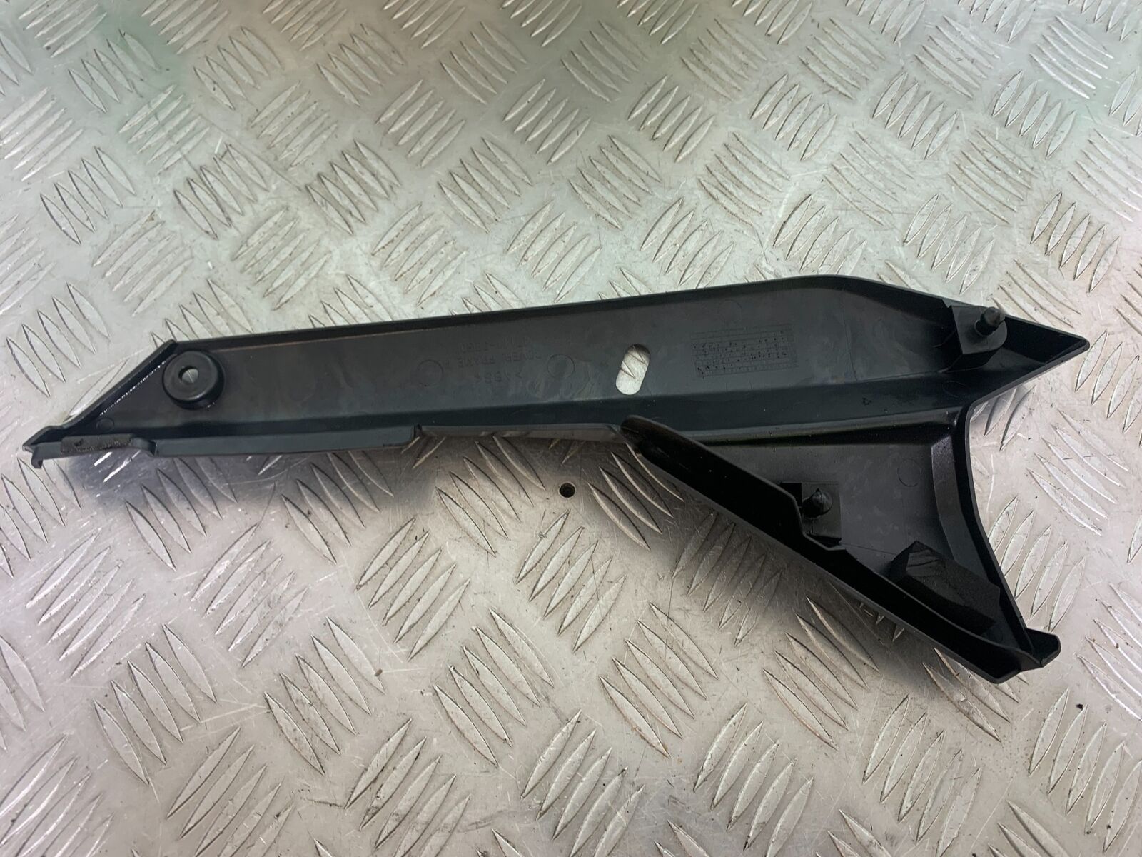 SUZUKI GSF1250 GSF 1250 BANDIT RIGHT SEAT PANEL YEAR 2010-14 (CMB1092)