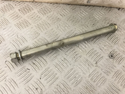 SUZUKI GSF1200 BANDIT MK2 SWINGARM SPINDLE  YEAR 2001-05 (STOCK 859)