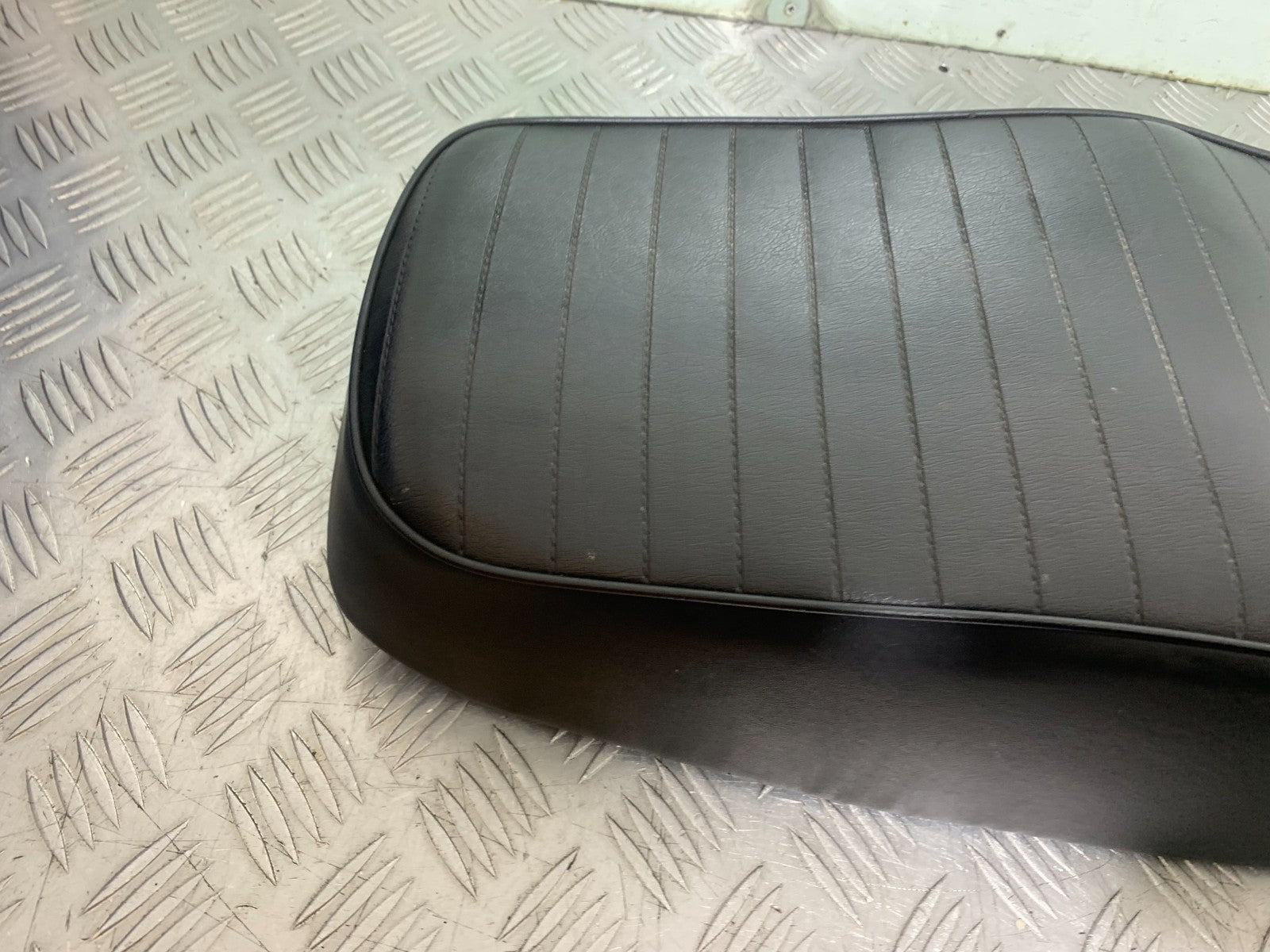 HONDA NTV 600 REVERE SEAT YEAR 1988-1996  (CMB1281)