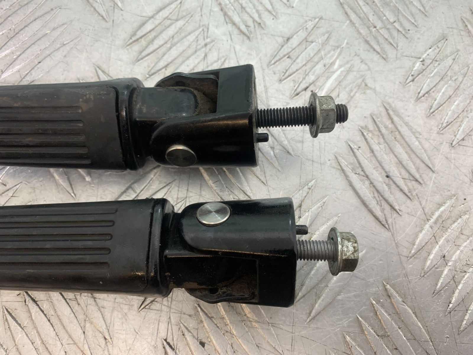 BSA 650 GOLD STAR REAR FOOTPEGS    YEAR 2022-2025 (CMB1262)