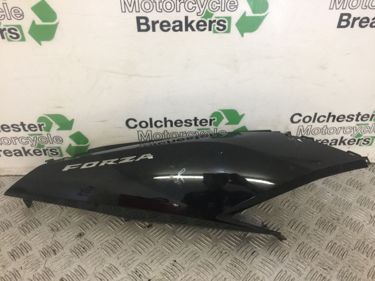 HONDA FORZA 125 RIGHT SEAT PANEL YEAR 2015 (STOCK 620)
