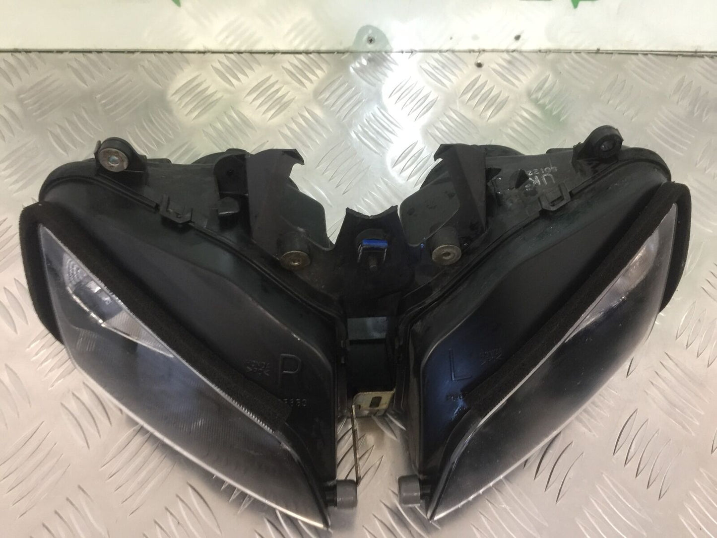 HONDA CBR600 RR HEADLIGHT (DAMAGED)  YEAR 2005-2006 (STOCK 933)