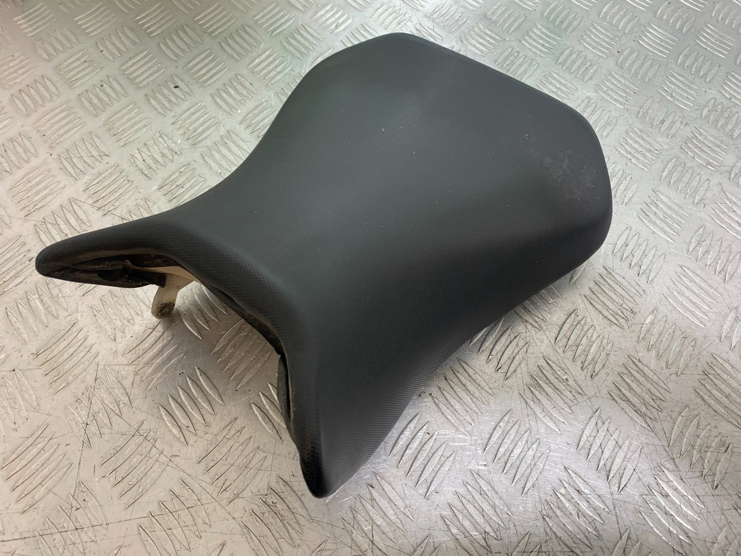 SUZUKI SV1000 SV 1000 FRONT SEAT YEAR 2003-2007 (CMB1293)