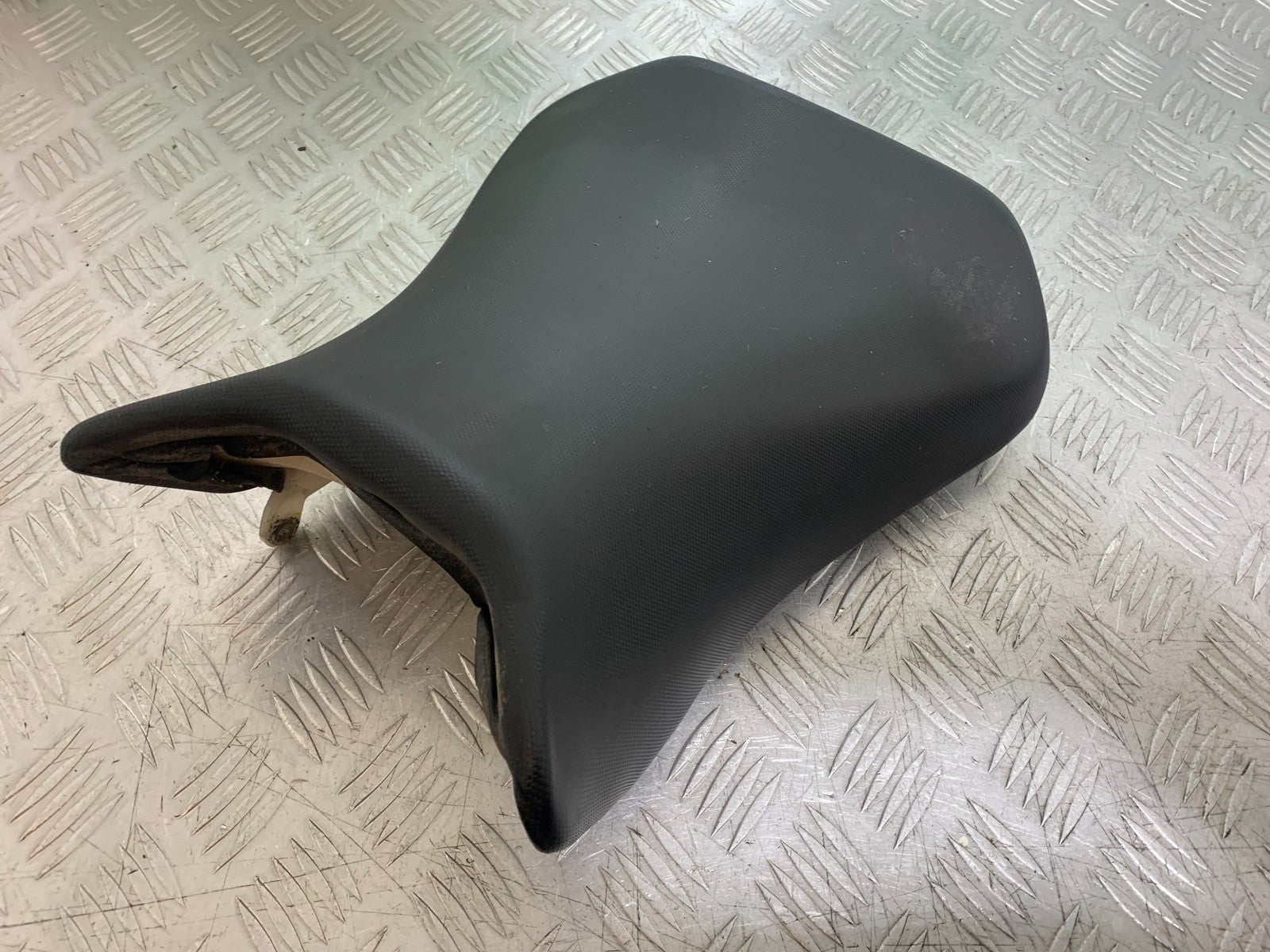 SUZUKI SV1000 SV 1000 FRONT SEAT YEAR 2003-2007 (CMB1293)