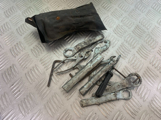 YAMAHA YZF600 YZF 600 THUNDERCAT TOOL KIT   1996-2003 (CMB1134)