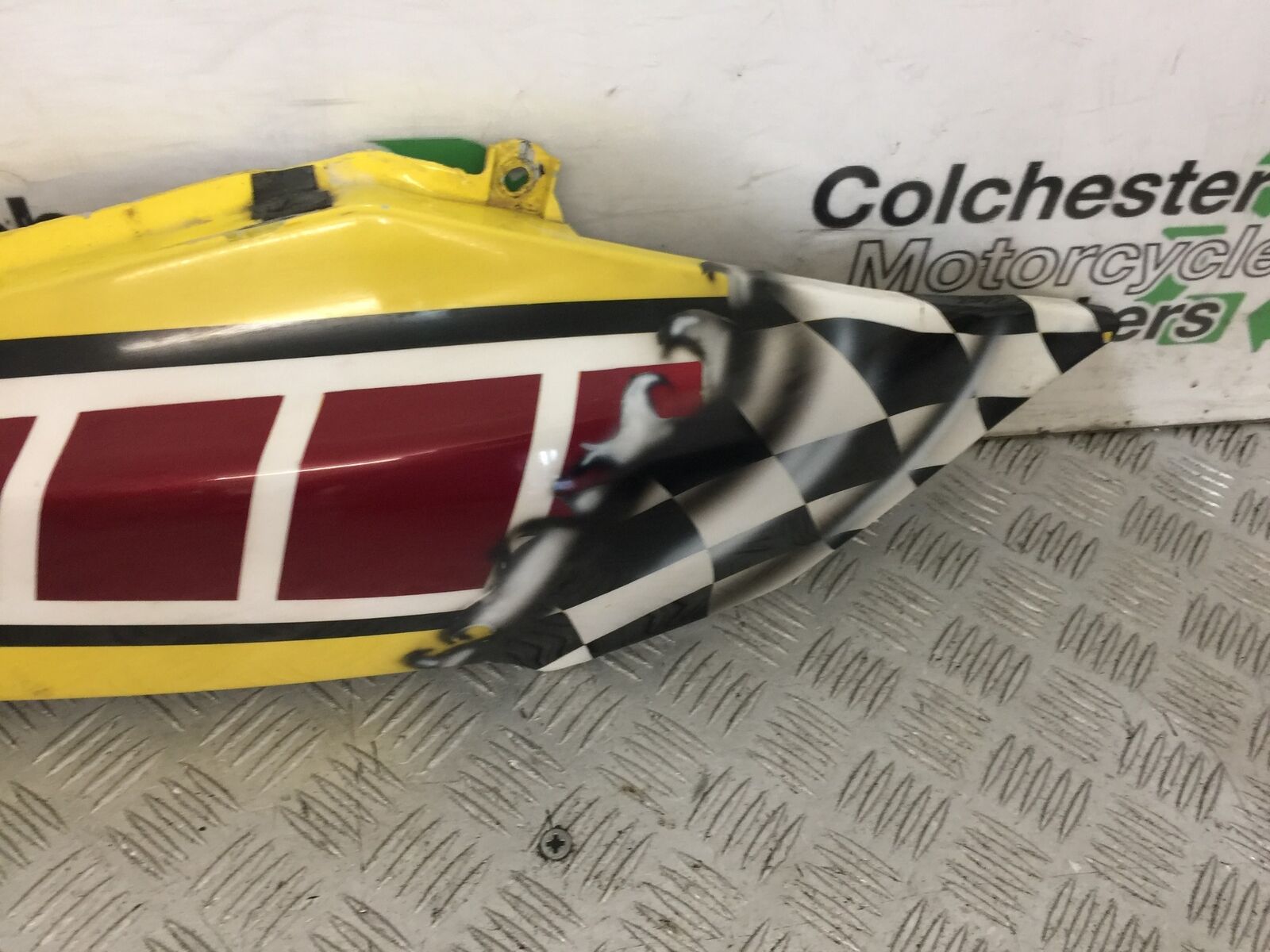 YAMAHA FZR1000 EXUP RU RIGHT SEAT PANEL YEAR 1991-1994  (STOCK 820)