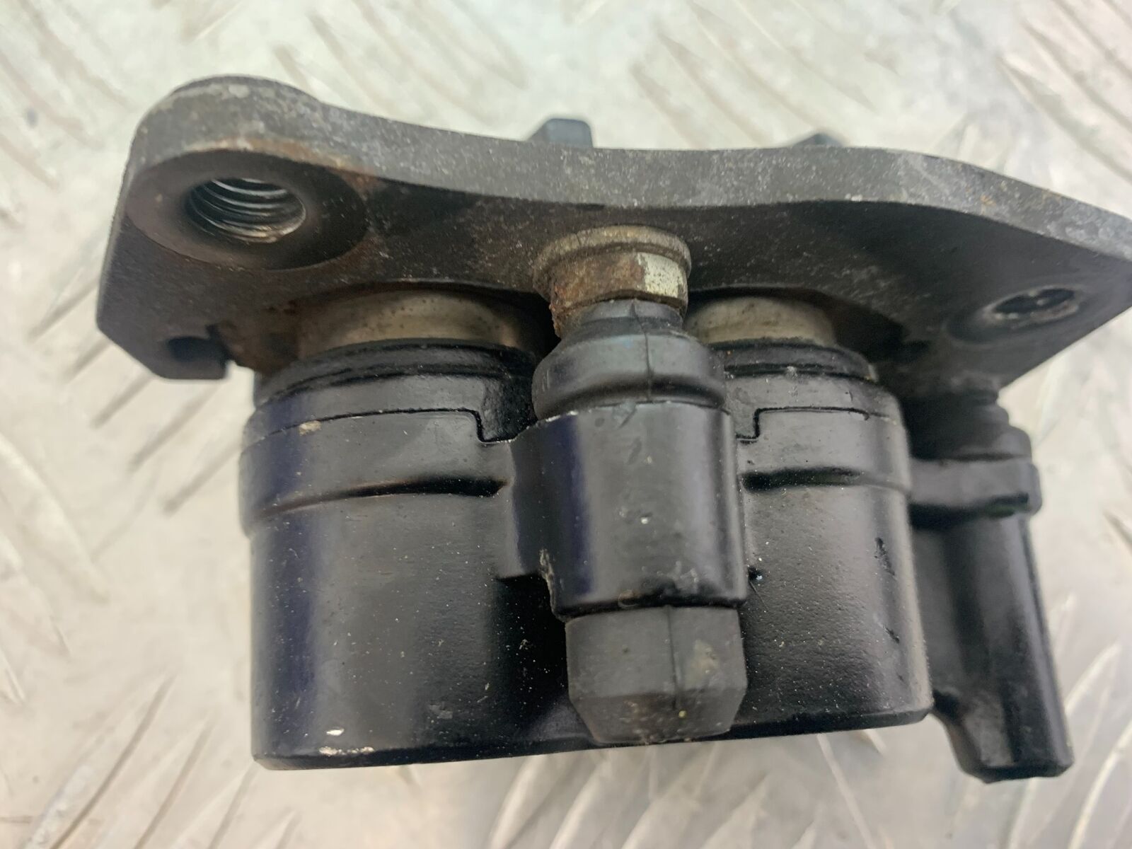 TRIUMPH 955i SPRINT ST REAR BRAKE CALIPER YEAR 1999-2004 (CMB1124)
