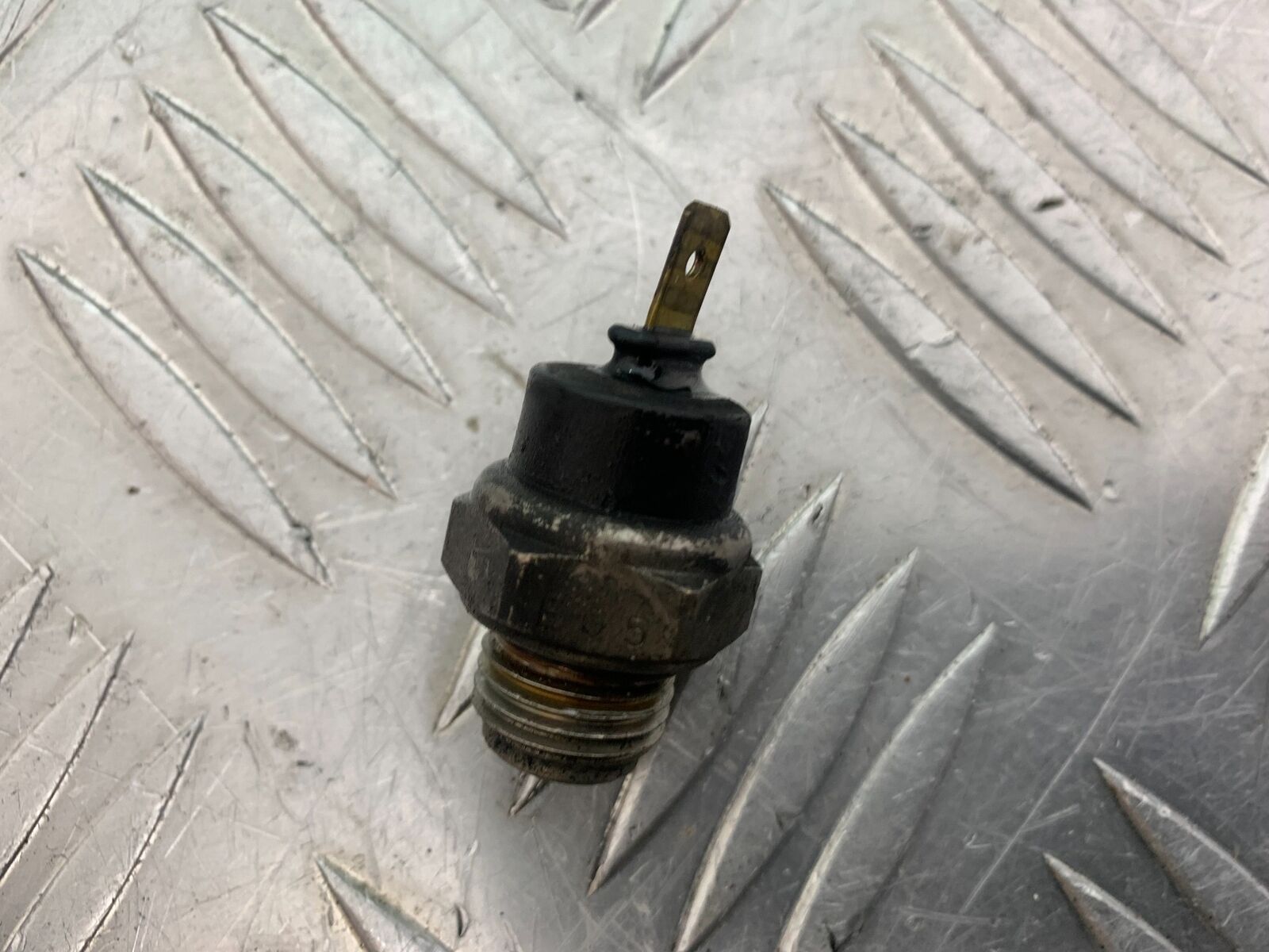 HONDA CBR1100 BLACKBIRD FAN SWITCH  YEAR 1999-2005 (CMB1103)