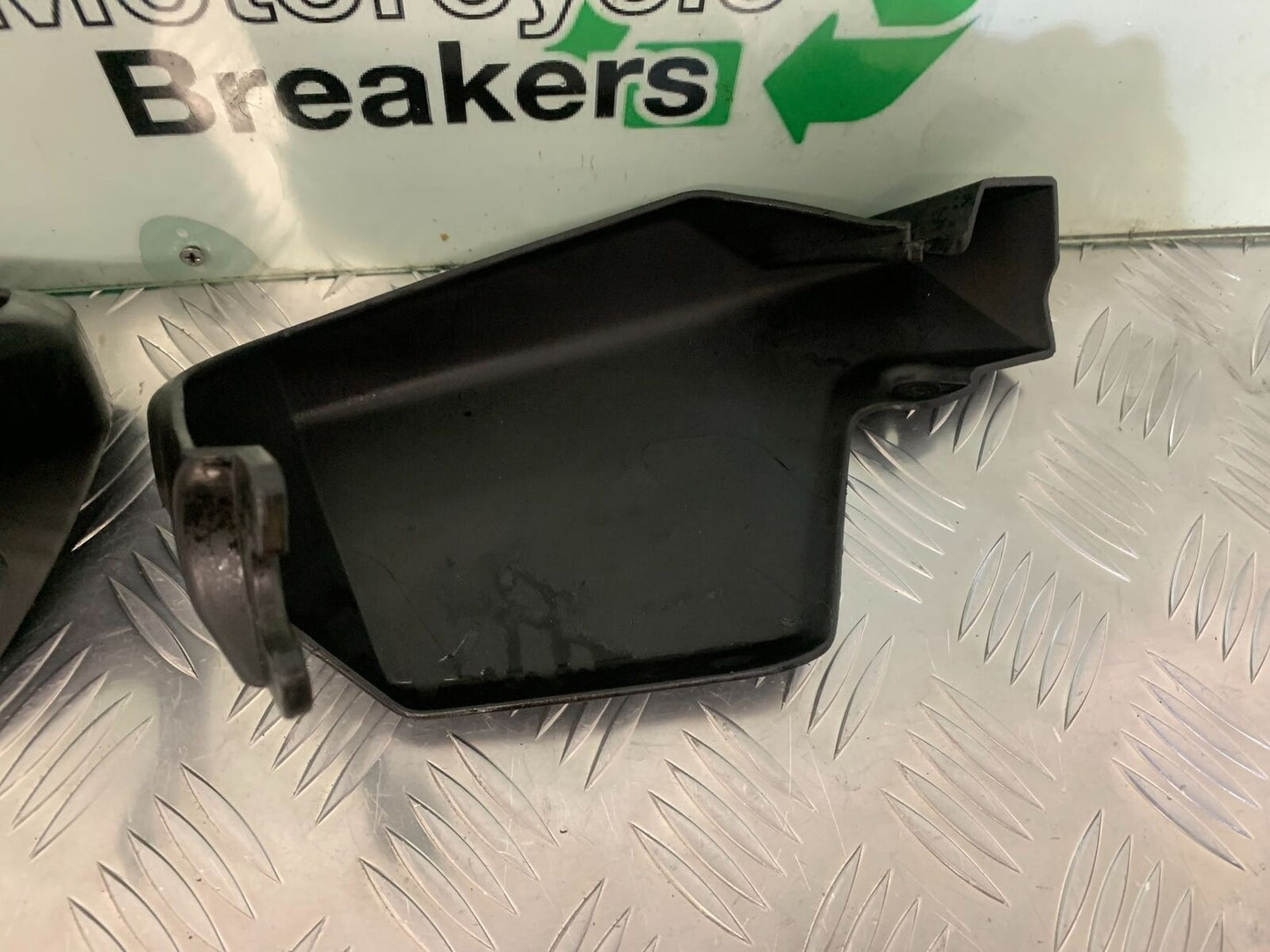 SUZUKI DL 650 V-STROM HAND GUARDS   YEAR 2006 2011 (STOCK 954)