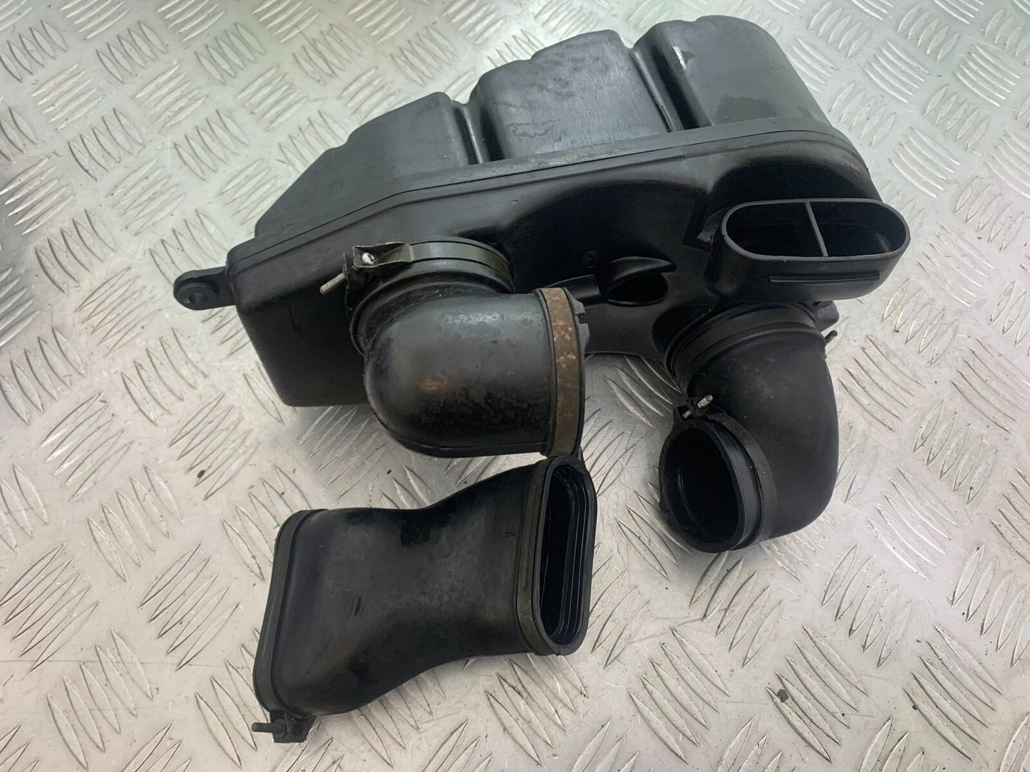 YAMAHA XVS 1100 DRAGSTAR AIRBOX  YEAR 2000-2007 (CMB1108)