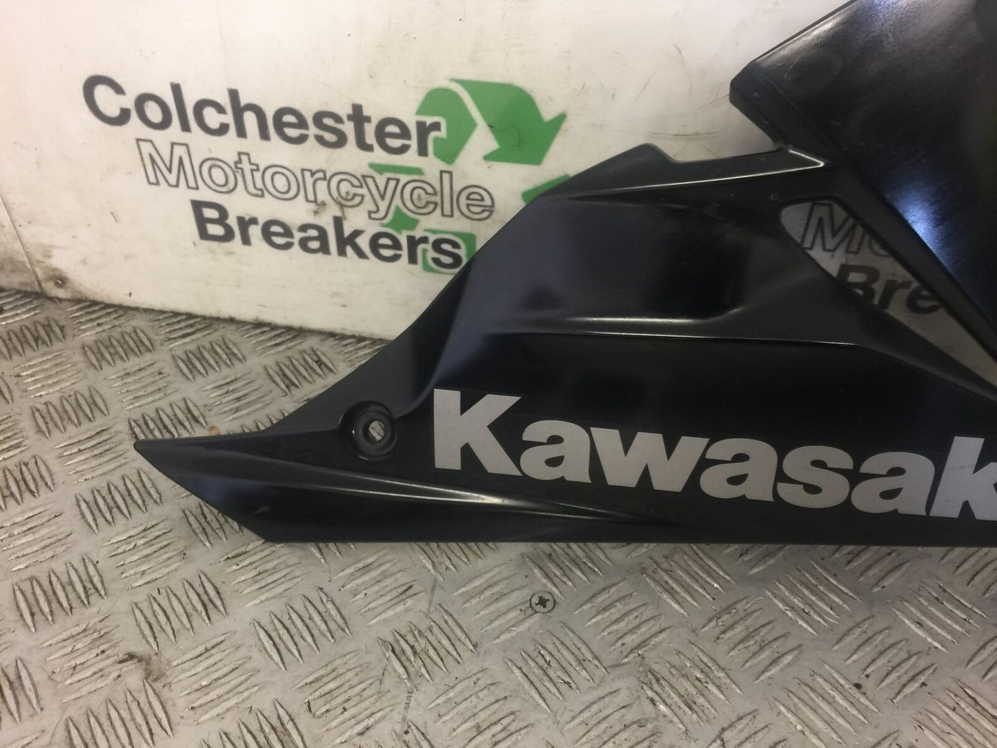 KAWASAKI NINJA 250 SL BX250 RIGHT BELLYPAN YEAR 2017 (STOCK 479)