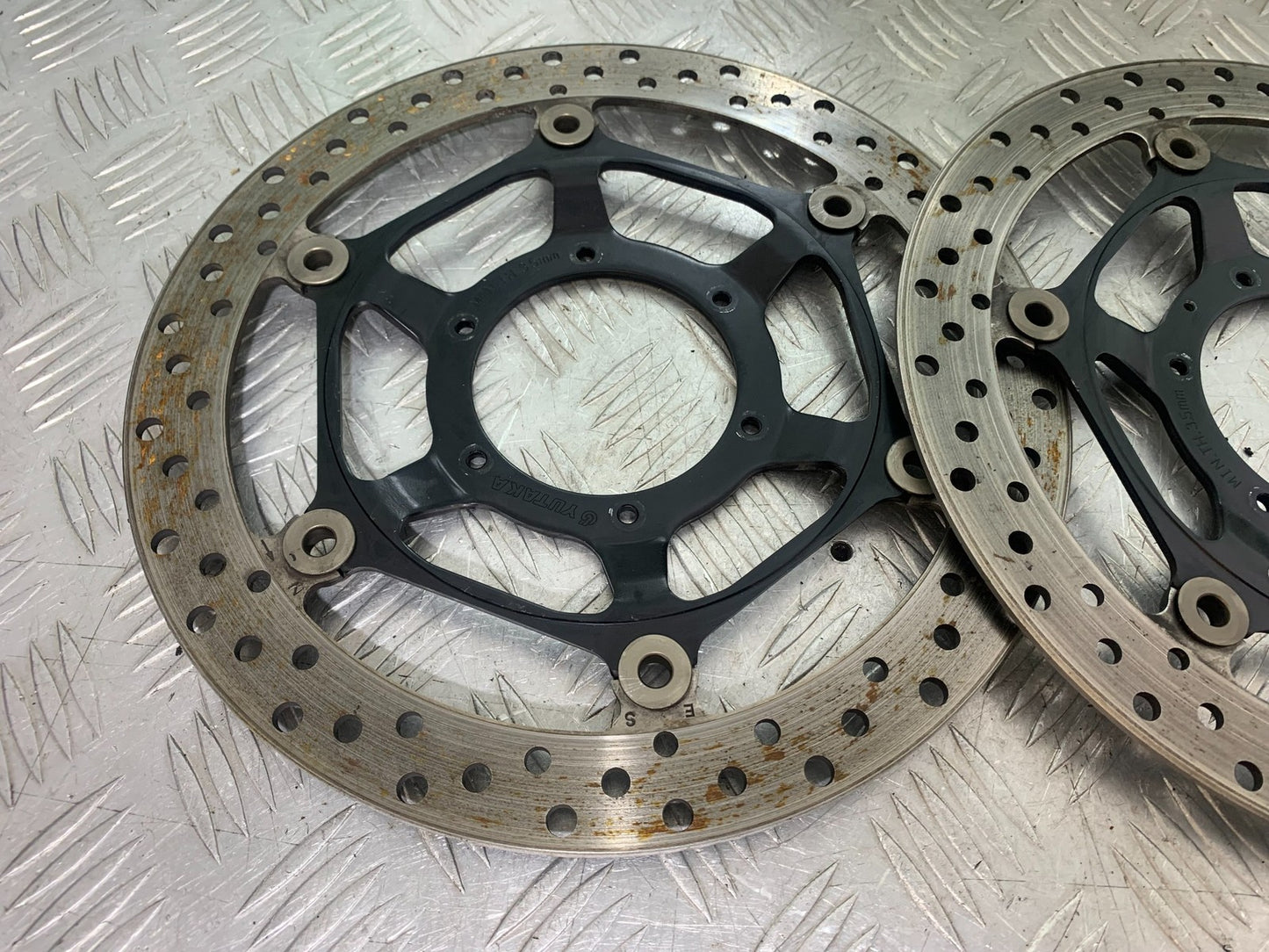 HONDA CBR1000 rr FIREBLADE FRONT BRAKE DISCS   YEAR 2012-2016 (CMB1198)