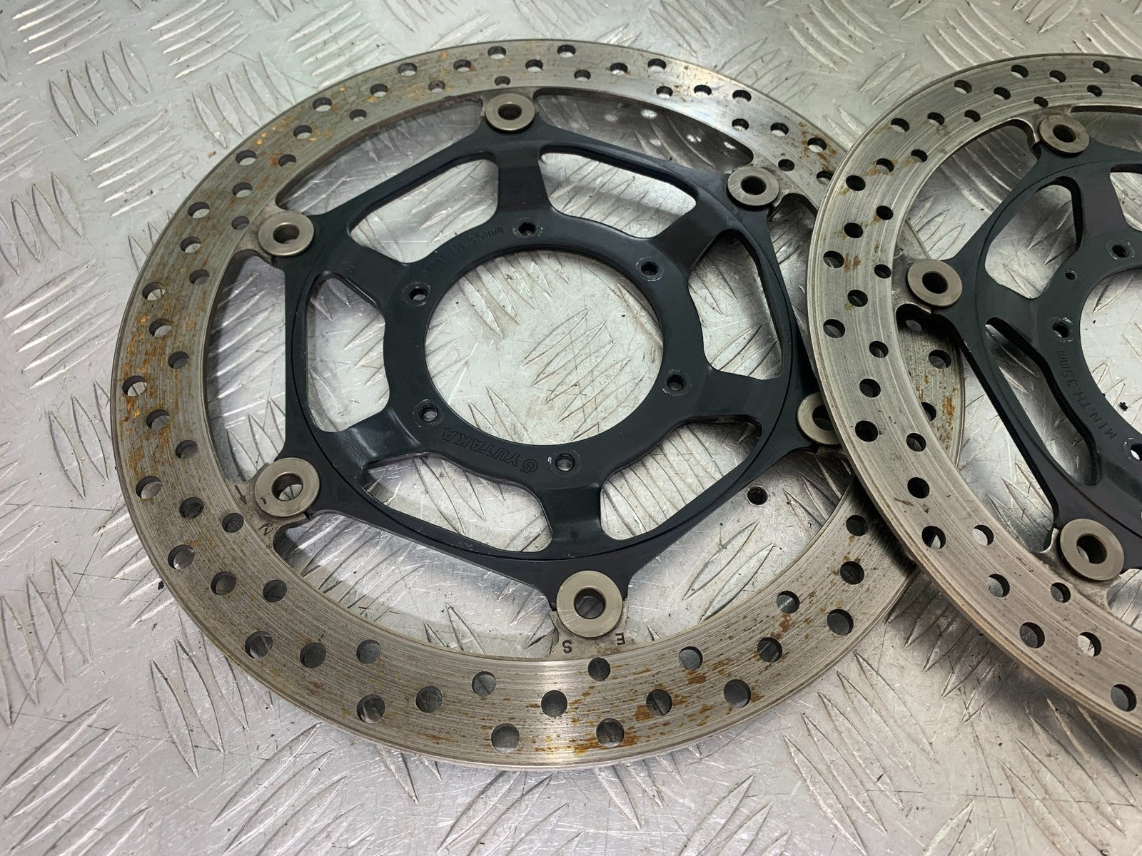 HONDA CBR1000 rr FIREBLADE FRONT BRAKE DISCS   YEAR 2012-2016 (CMB1198)