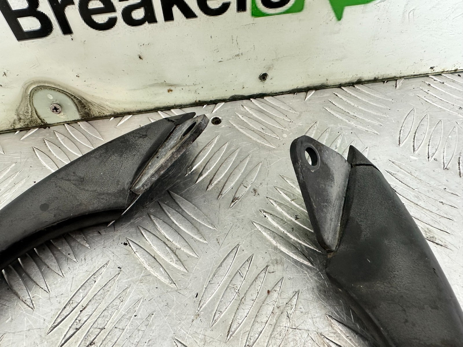 KAWASAKI ER6 F ER6F GRAB RAILS YEAR 2005-2008 (CMB1178)